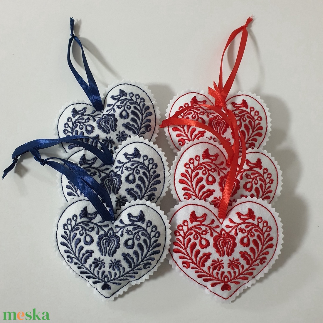 Népi hímzett filc dísz - karácsony - karácsonyi lakásdekoráció - karácsonyfadíszek - Meska.hu