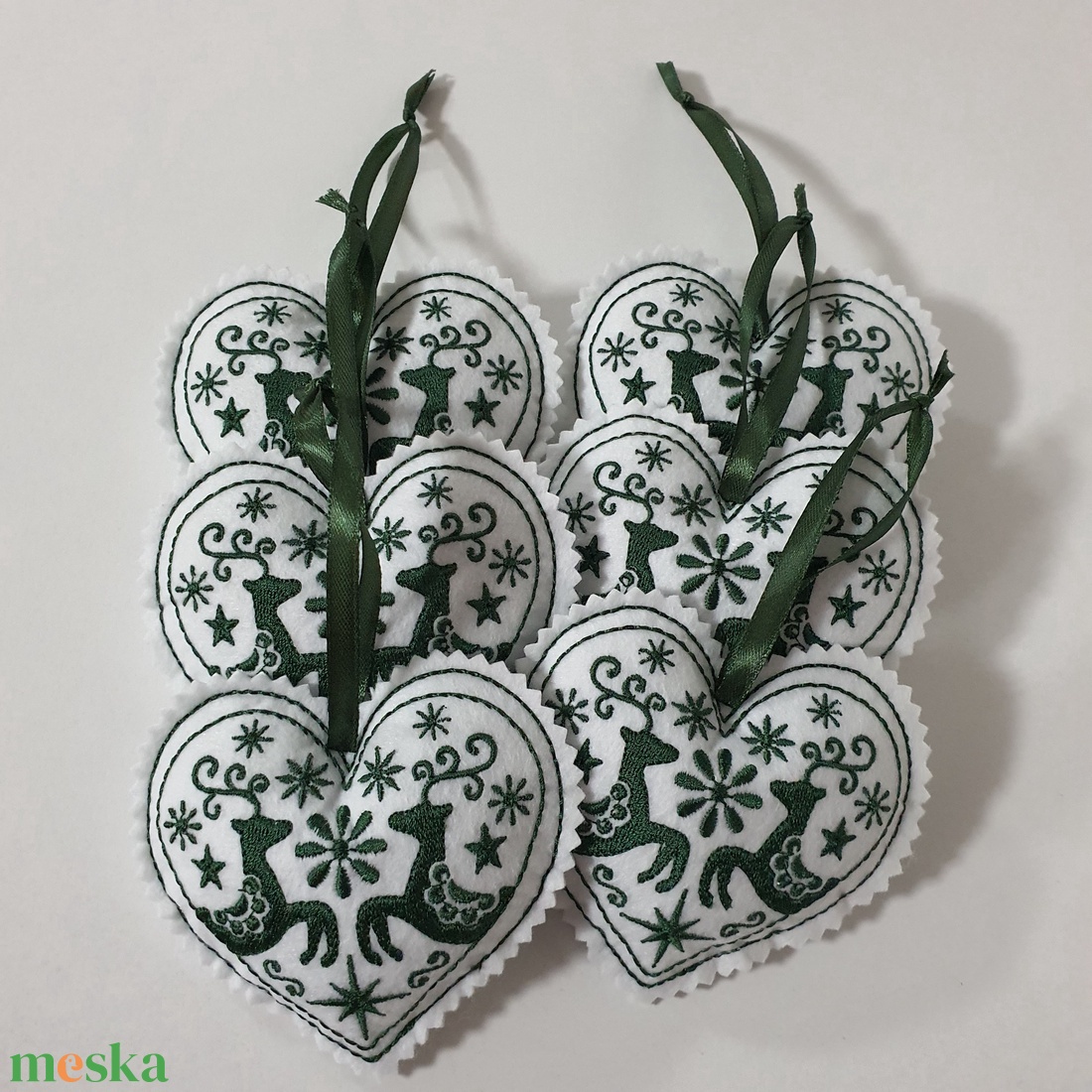 Skandináv stílusú hímzett filc dísz - karácsony - karácsonyi lakásdekoráció - karácsonyfadíszek - Meska.hu