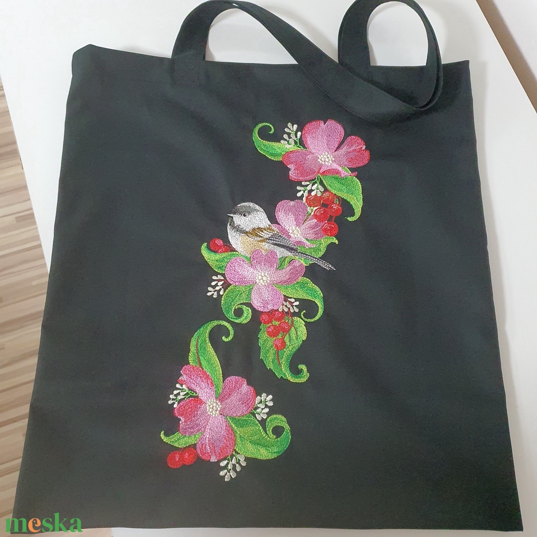Cseresznye virágos hímzett vászontáska  - táska & tok - bevásárlás & shopper táska - shopper, textiltáska, szatyor - Meska.hu