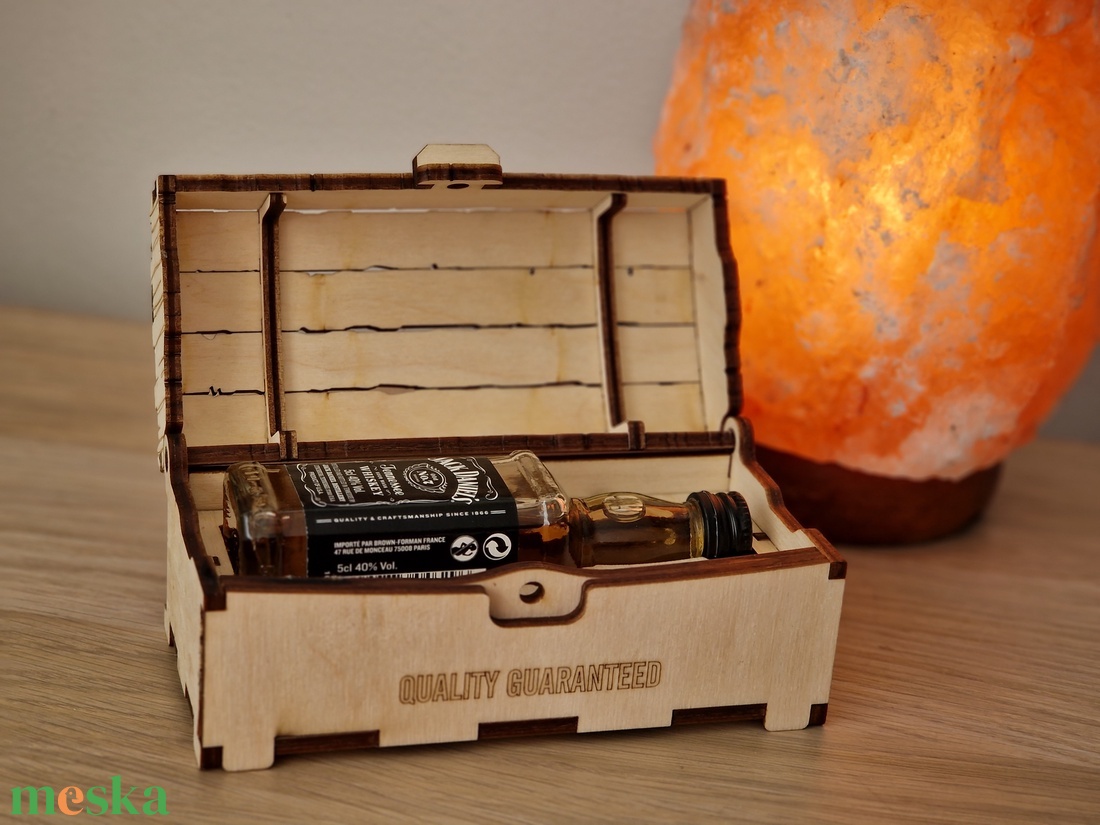 Mini whiskey láda - élelmiszer - alkoholos italok - Meska.hu Mini whiskey láda - élelmiszer - alkoholos italok - Meska.hu