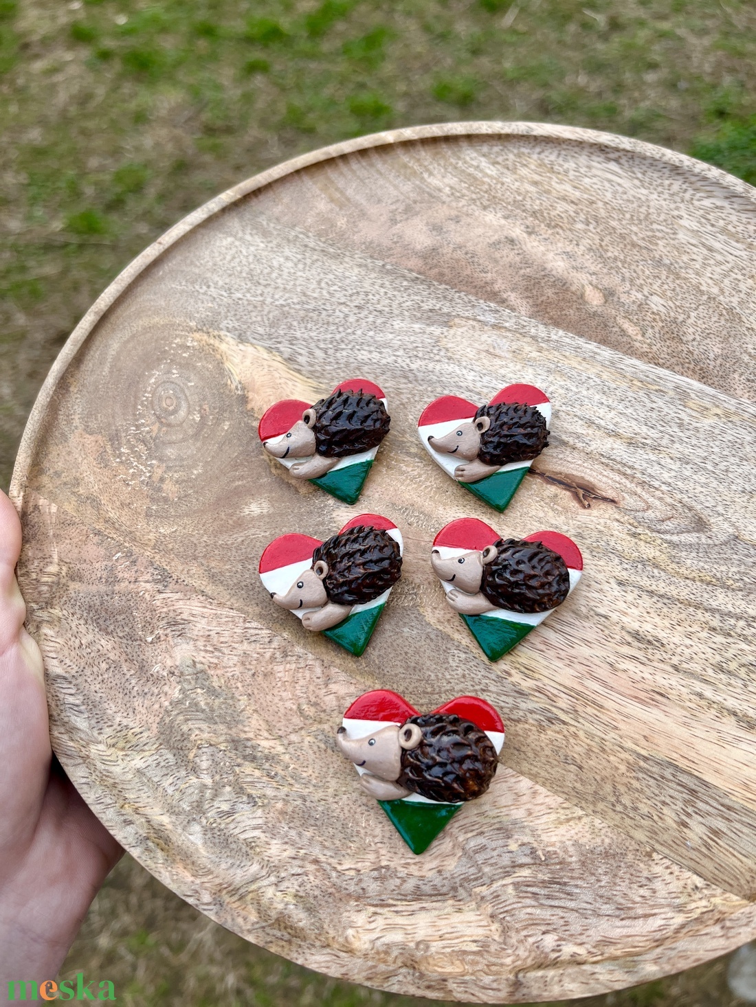 Sünis kokárda - ékszer - kitűző és bross - Meska.hu