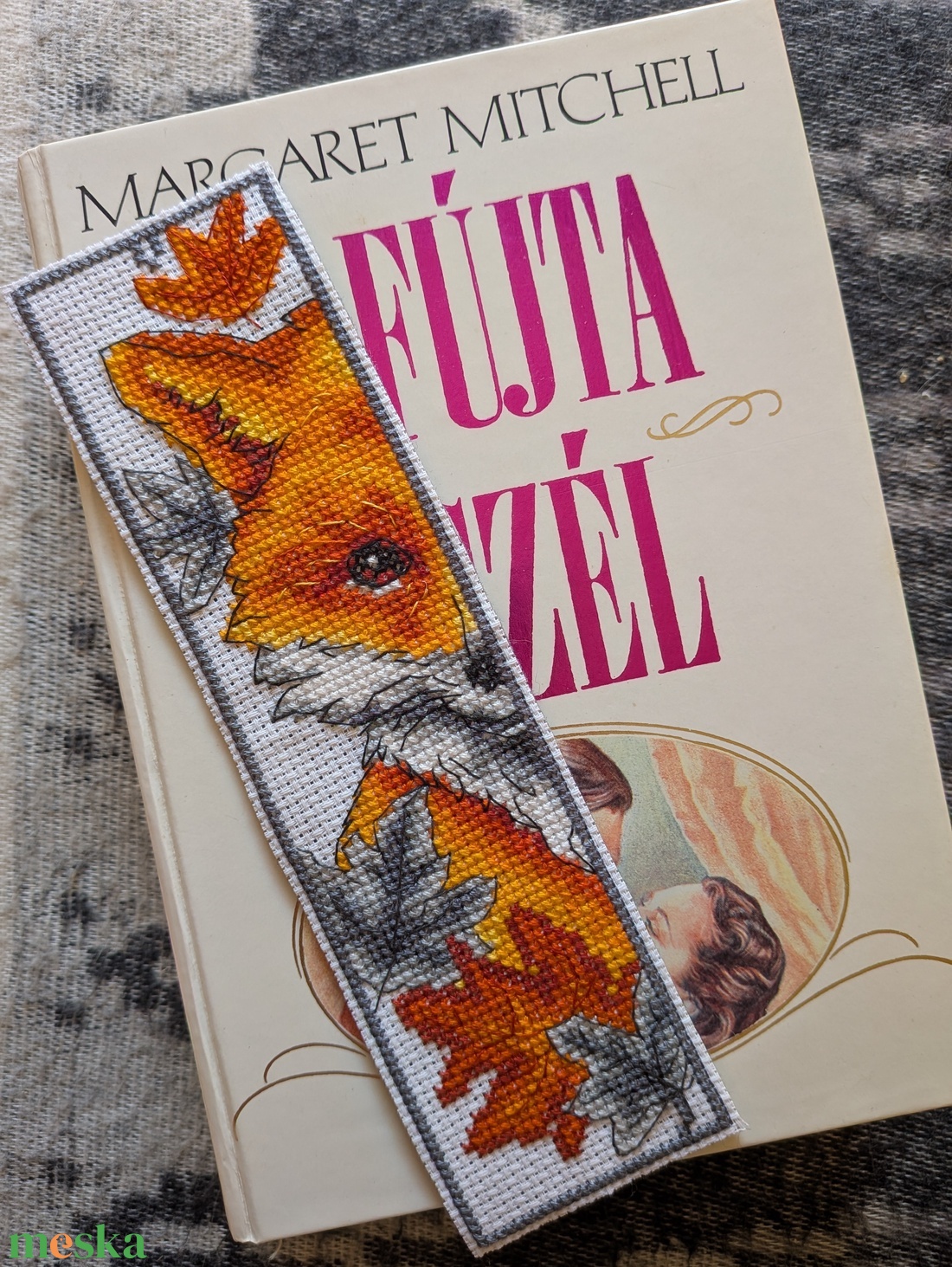 Keresztszemes könyvjelző - őszi hangulatú, róka mintával - könyv & zene - könyvjelző - Meska.hu