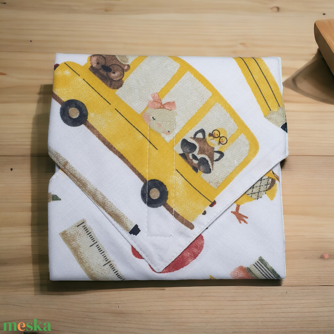 Iskola buszos cuki textil szendvics csomagoló, újraszalvéta - táska & tok - uzsonna- & ebéd tartó - szendvics csomagoló - Meska.hu Iskola buszos cuki textil szendvics csomagoló, újraszalvéta - táska & tok - uzsonna- & ebéd tartó - szendvics csomagoló - Meska.hu