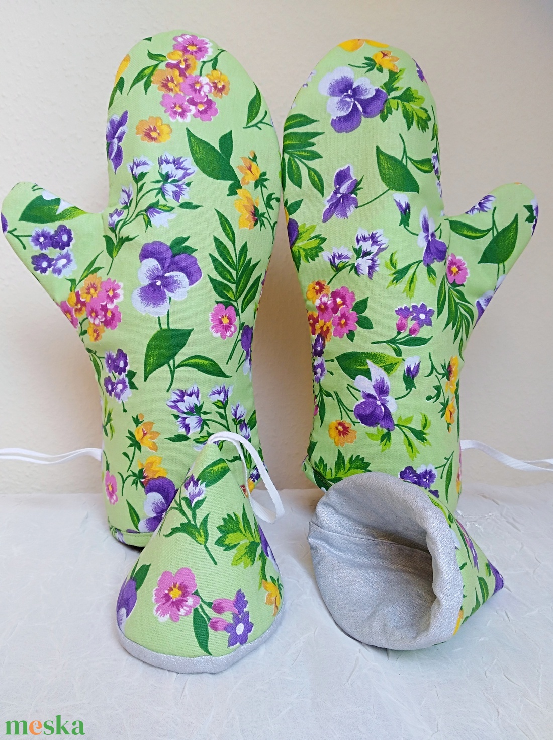 Árvácskás, virágos, Edényfogó kesztyű 1pár, és egy pár fedőfogó, fülefogó , - otthon & életmód - konyhafelszerelés, tálalás - konyhai textil - edényfogó & edényfedő - Meska.hu