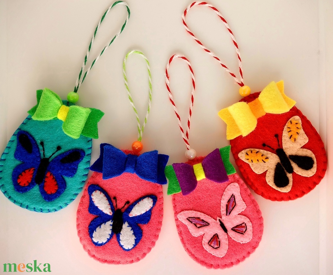 Pillangós akasztós díszek - otthon & életmód - dekoráció - fali és függő dekoráció - függődísz - Meska.hu Pillangós akasztós díszek - otthon & életmód - dekoráció - fali és függő dekoráció - függődísz - Meska.hu