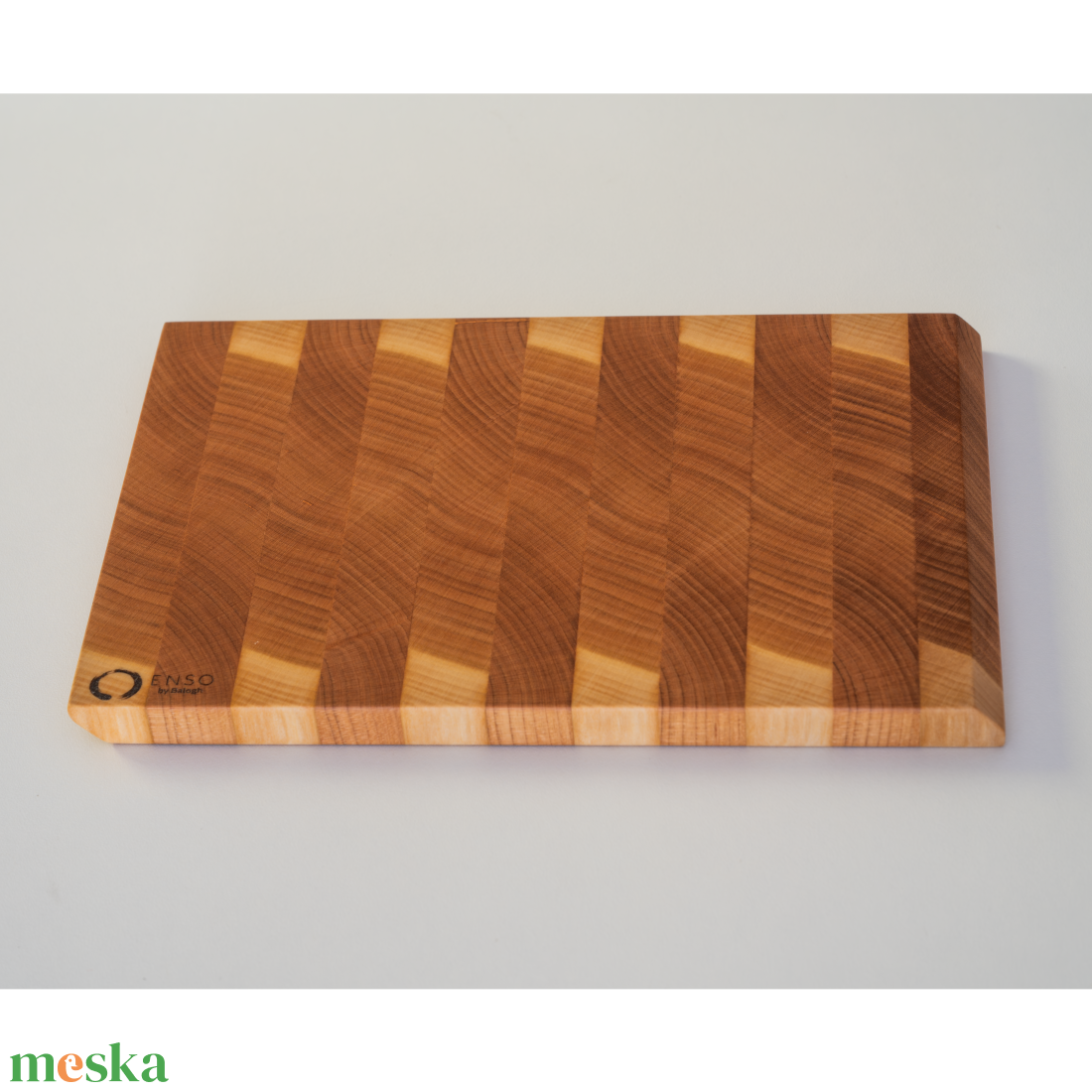 Bütüs Cseresznyefa Vágódeszka � 26 x 16 x 1,5 cm - otthon & életmód - konyhafelszerelés, tálalás - sütés, főzés - vágódeszka - Meska.hu