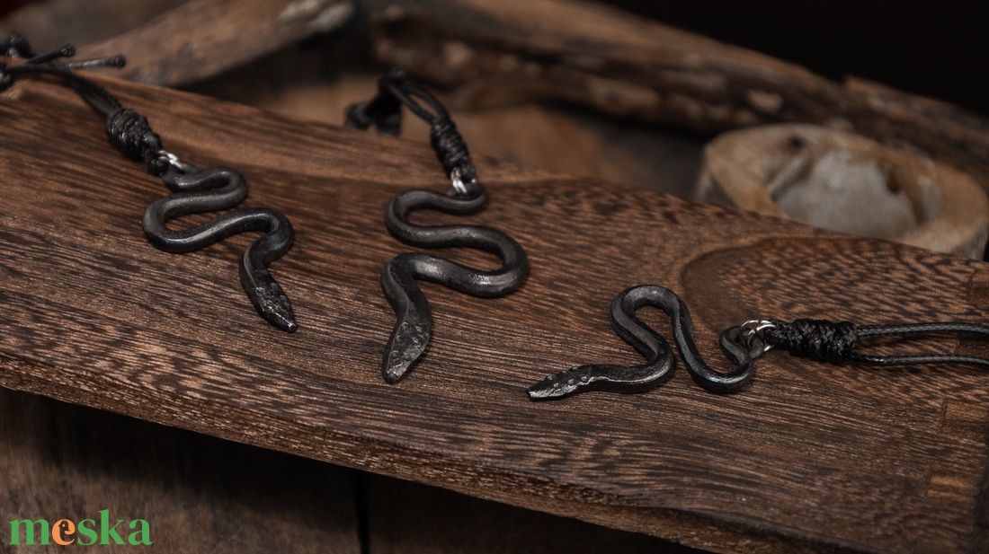 Kovácsolt Kígyó medál - ékszer - nyaklánc - medál - Meska.hu