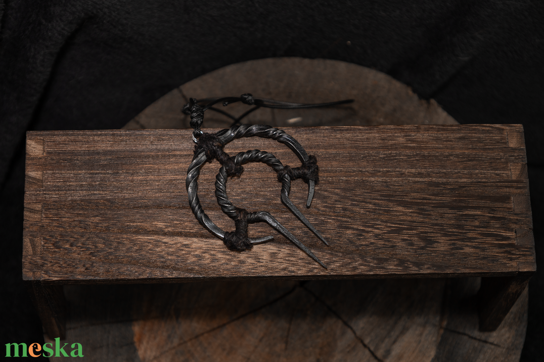 Kovácsolt Boszorkány Talizmán December - ékszer - nyaklánc - medál - Meska.hu