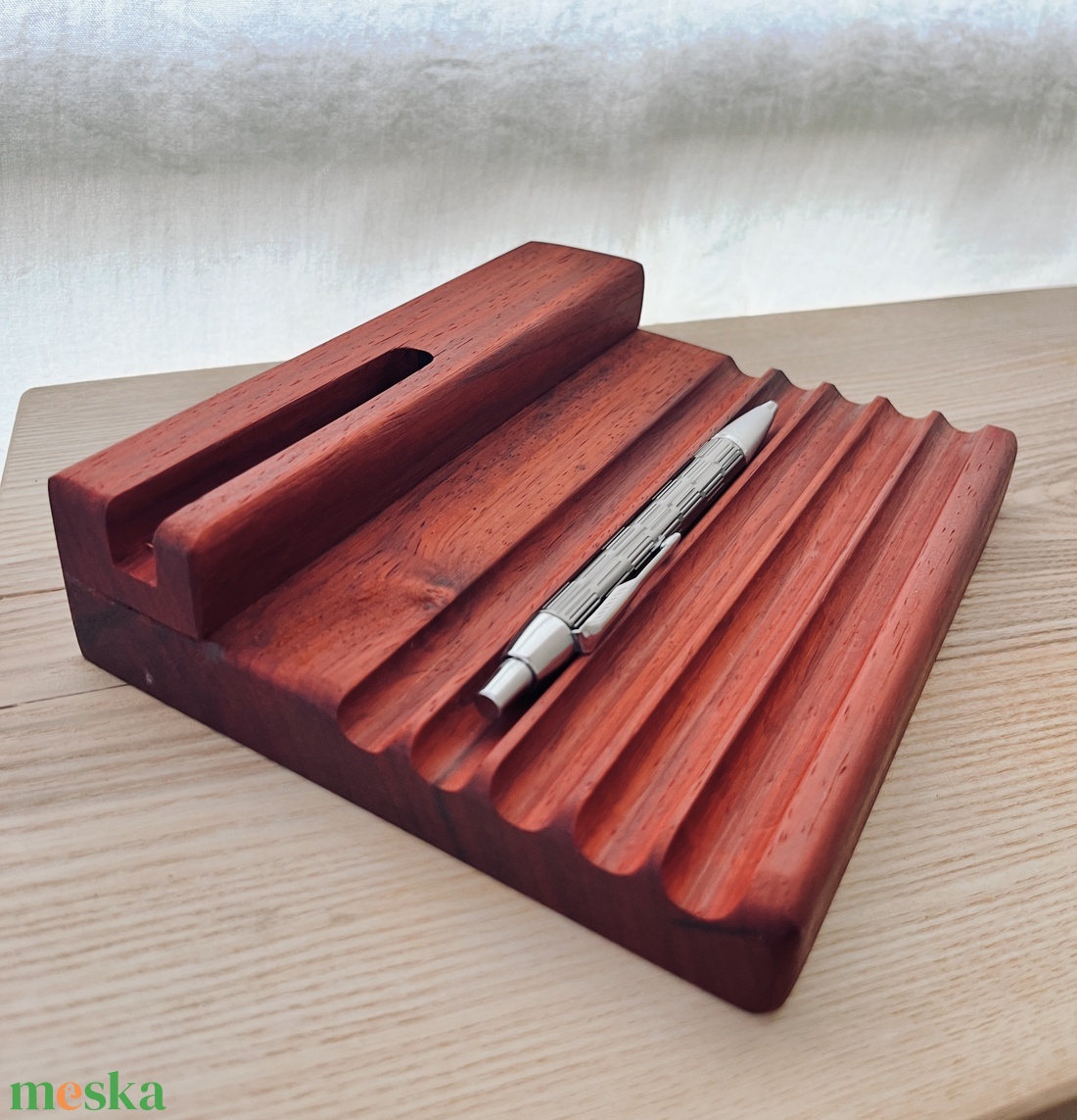 Kézműves padauk trópusi fa asztali rendező - otthon & életmód - tárolás & rendszerezés - íróasztali tároló - Meska.hu