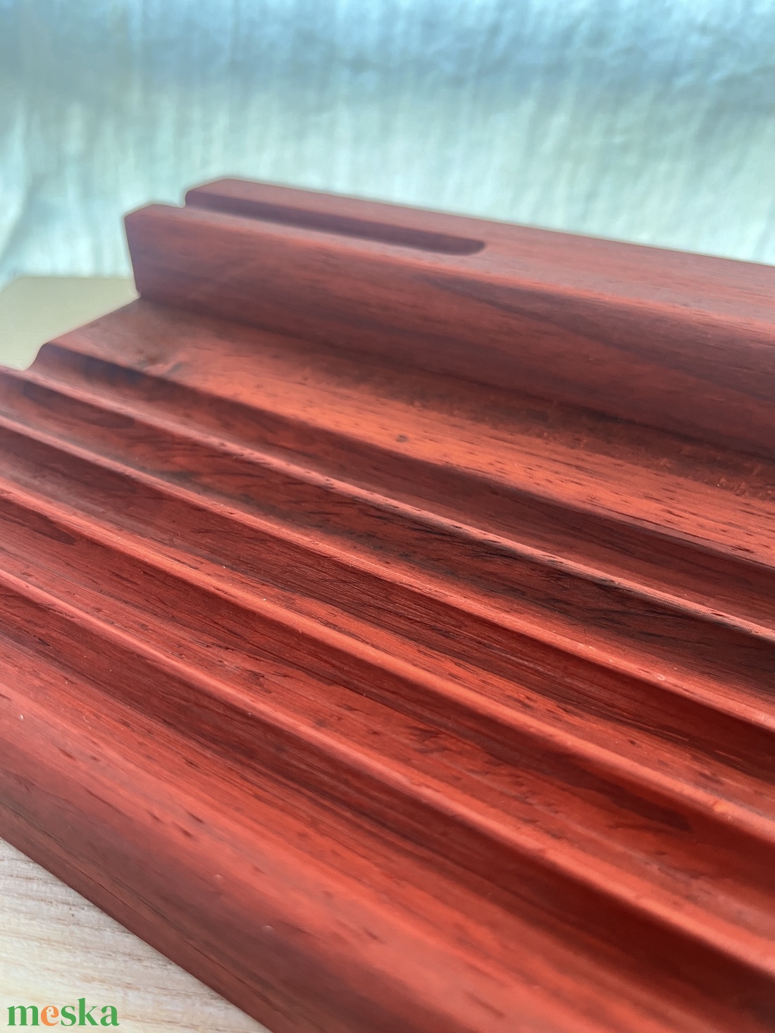Kézműves padauk trópusi fa asztali rendező - otthon & életmód - tárolás & rendszerezés - íróasztali tároló - Meska.hu
