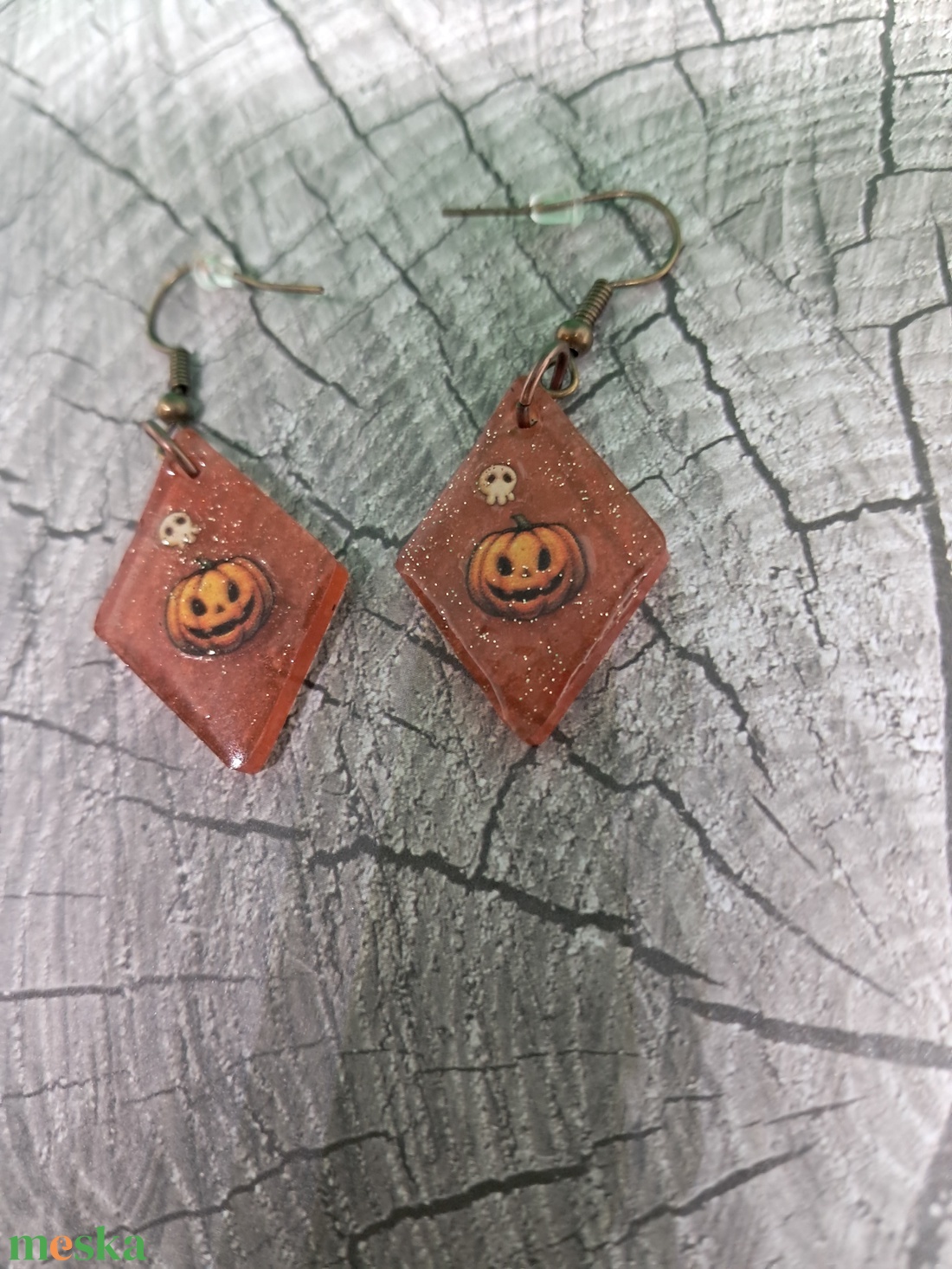 Tökös fülbevaló halloweenre - ékszer - fülbevaló - lógó fülbevaló - Meska.hu
