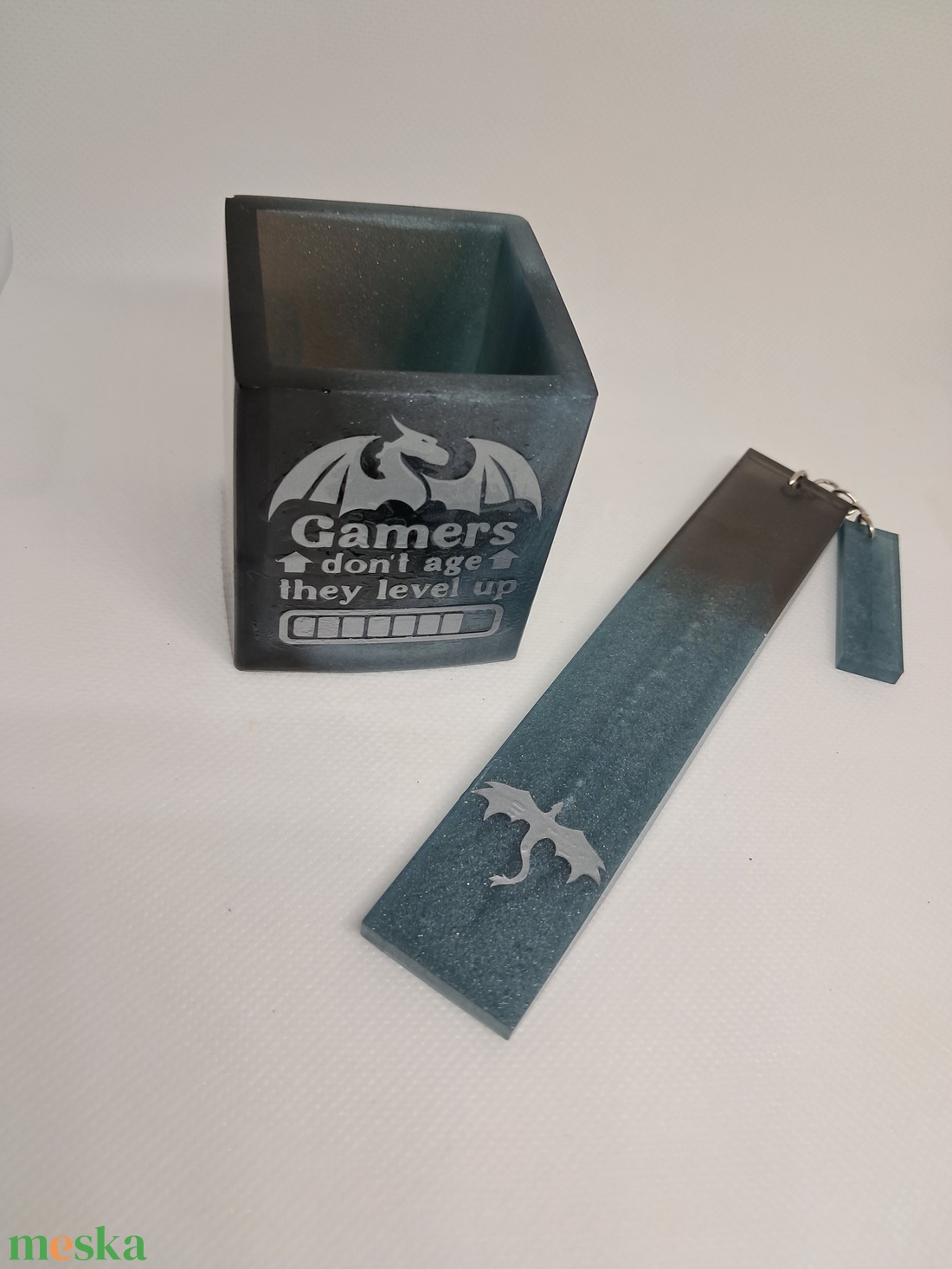 Gamer tolltartó éa könyvjelző - otthon & életmód - papír, írószer - tolltartó & ceruzatekercs - Meska.hu
