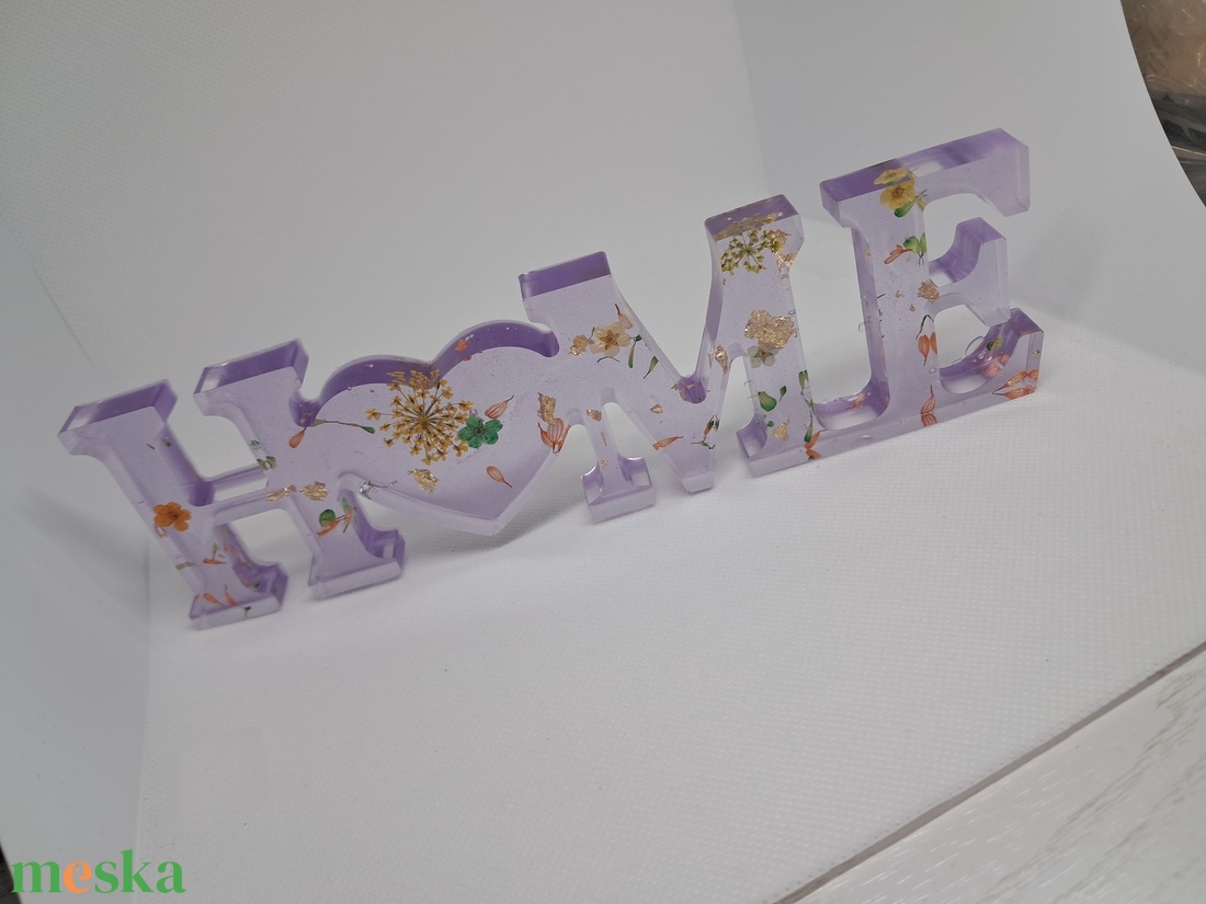 Préselt virágos gyanta HOME felirat � romantikus lakásdekor - kellékek & szerszámok - dekorációs kellékek - egyéb kellékek - Meska.hu