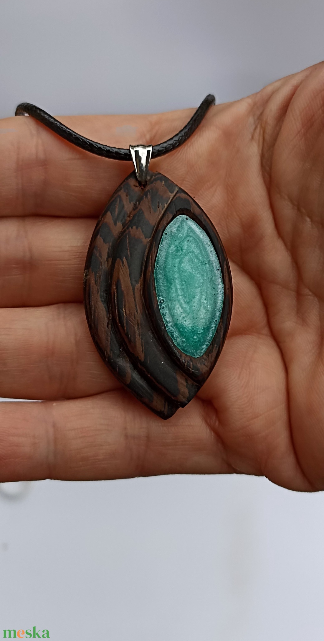 Wenge-mentazöld medálos nyaklánc - ékszer - nyaklánc - medálos nyaklánc - Meska.hu Wenge-mentazöld medálos nyaklánc - ékszer - nyaklánc - medálos nyaklánc - Meska.hu