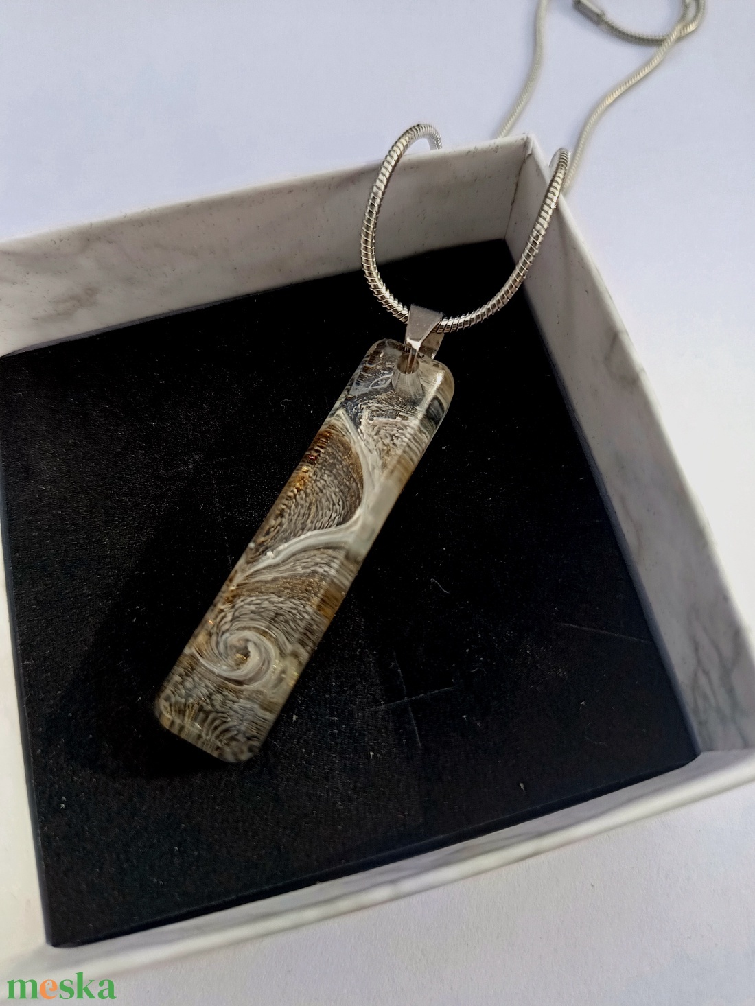 Ezüstös pálcika epoxi medálos nyaklánc - ékszer - nyaklánc - medálos nyaklánc - Meska.hu