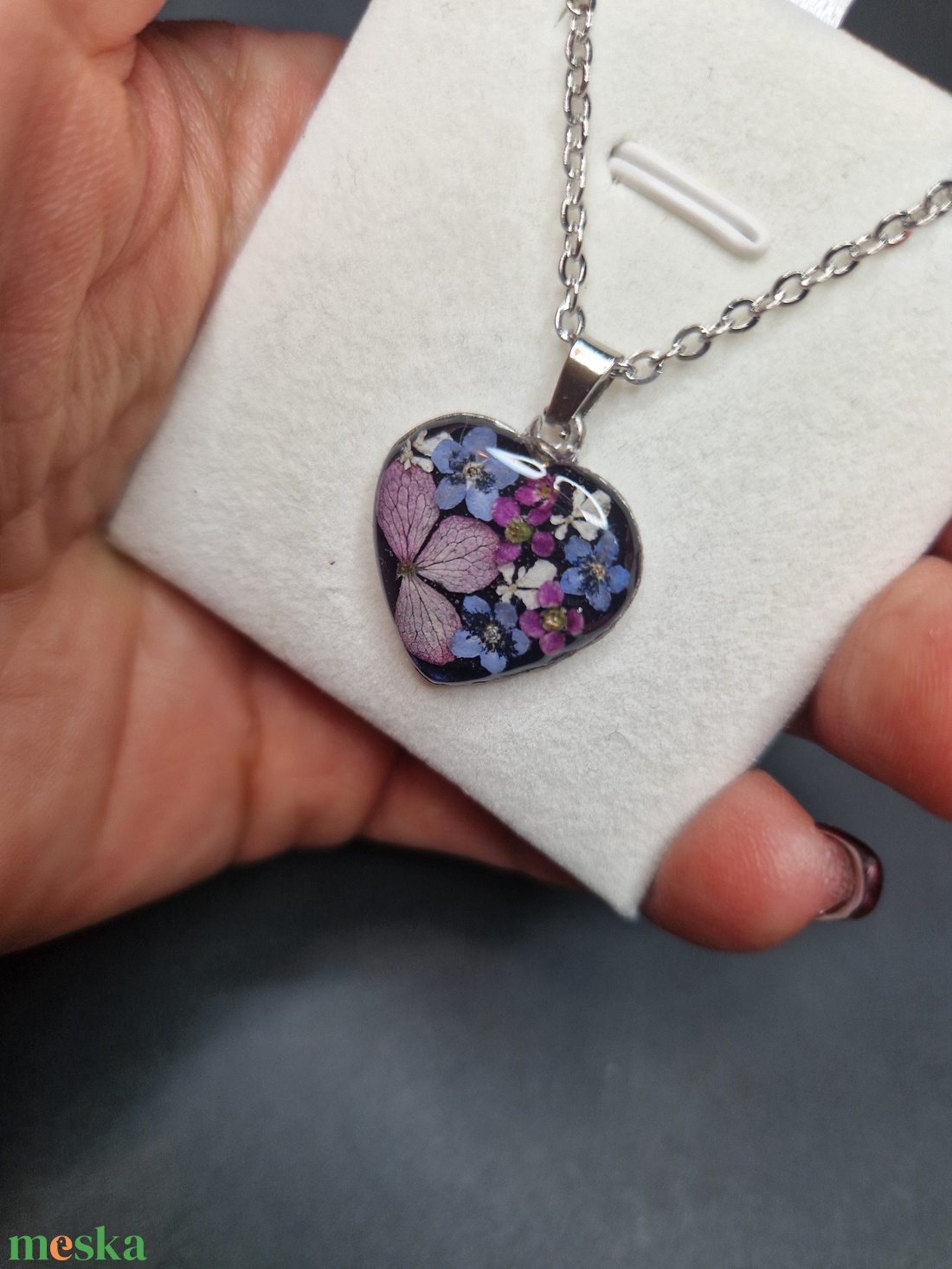 Nemesacél nyaklánc virágokkal - ékszer - nyaklánc - medálos nyaklánc - Meska.hu