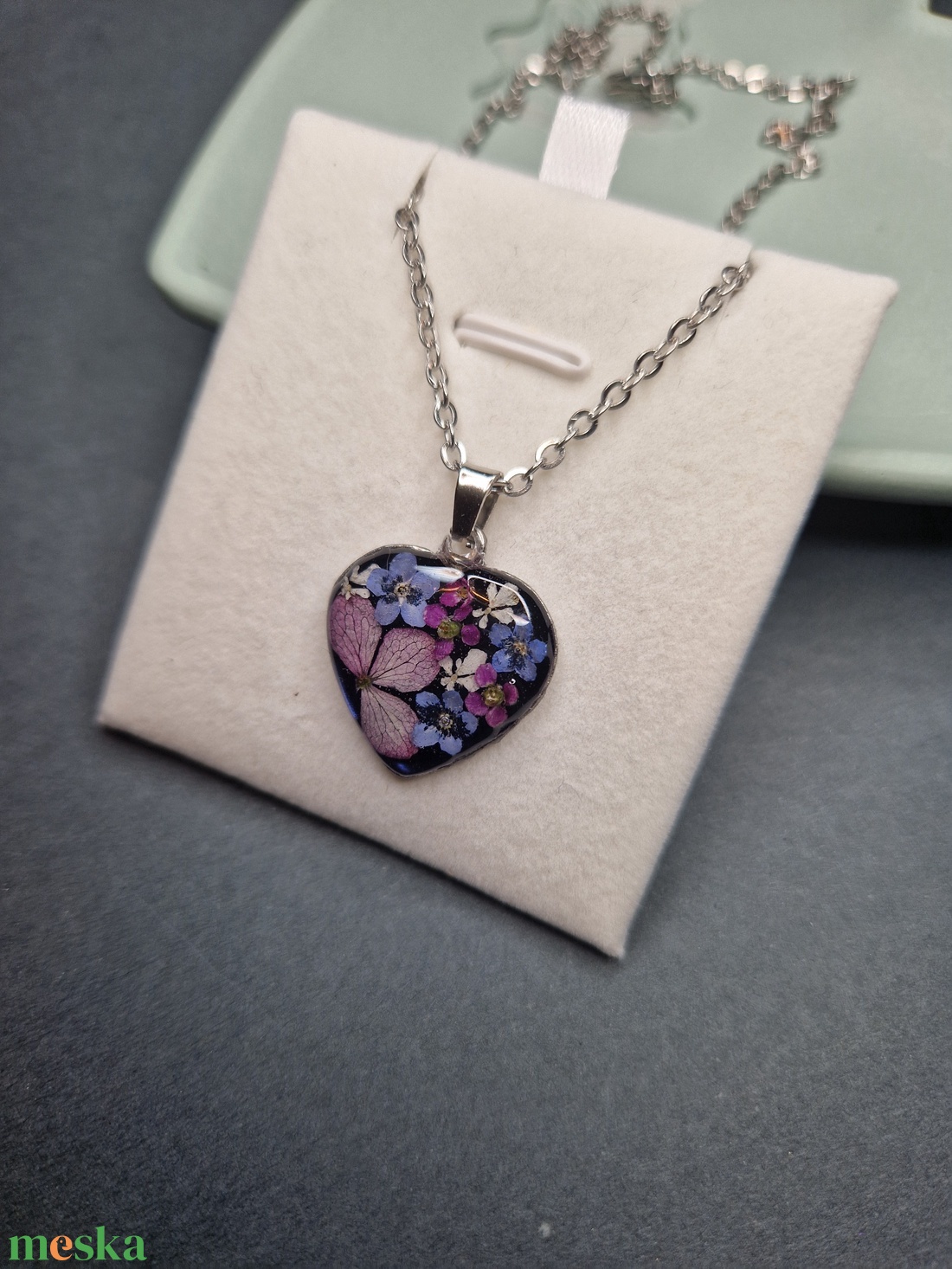 Nemesacél nyaklánc virágokkal - ékszer - nyaklánc - medálos nyaklánc - Meska.hu