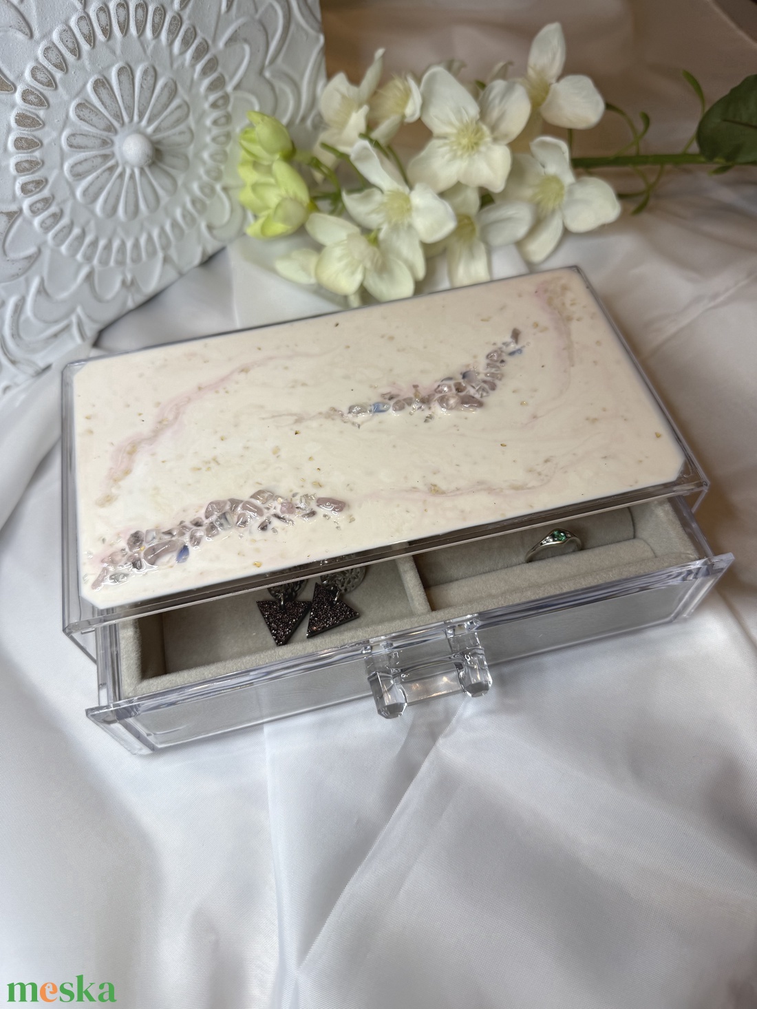 Epoxy ékszertartó doboz ásványokkal - ékszer - ékszertartó - ékszerdoboz - Meska.hu Epoxy ékszertartó doboz ásványokkal - ékszer - ékszertartó - ékszerdoboz - Meska.hu