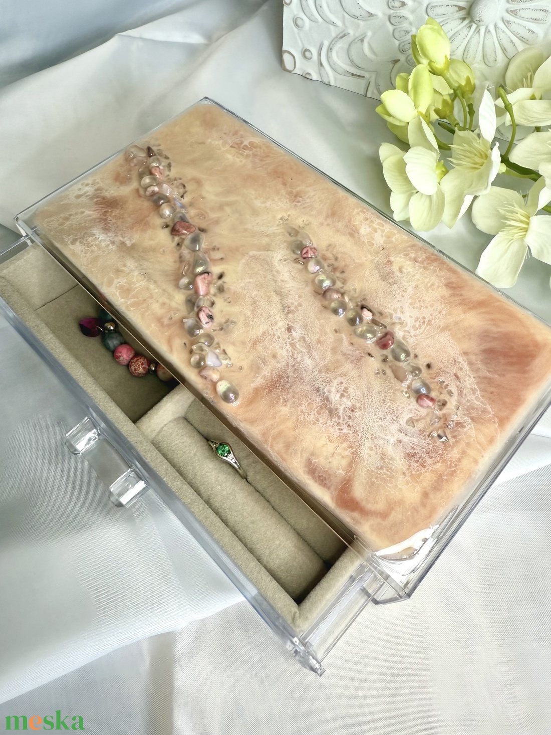 Epoxy ékszertartó doboz ásványokkal - ékszer - ékszertartó - ékszerdoboz - Meska.hu