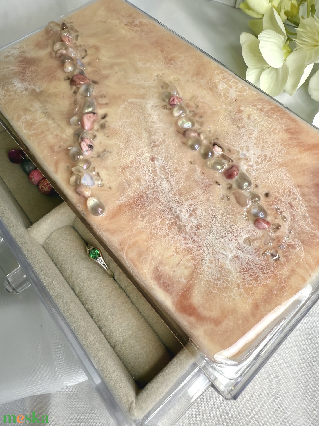Epoxy ékszertartó doboz ásványokkal - ékszer - ékszertartó - ékszerdoboz - Meska.hu