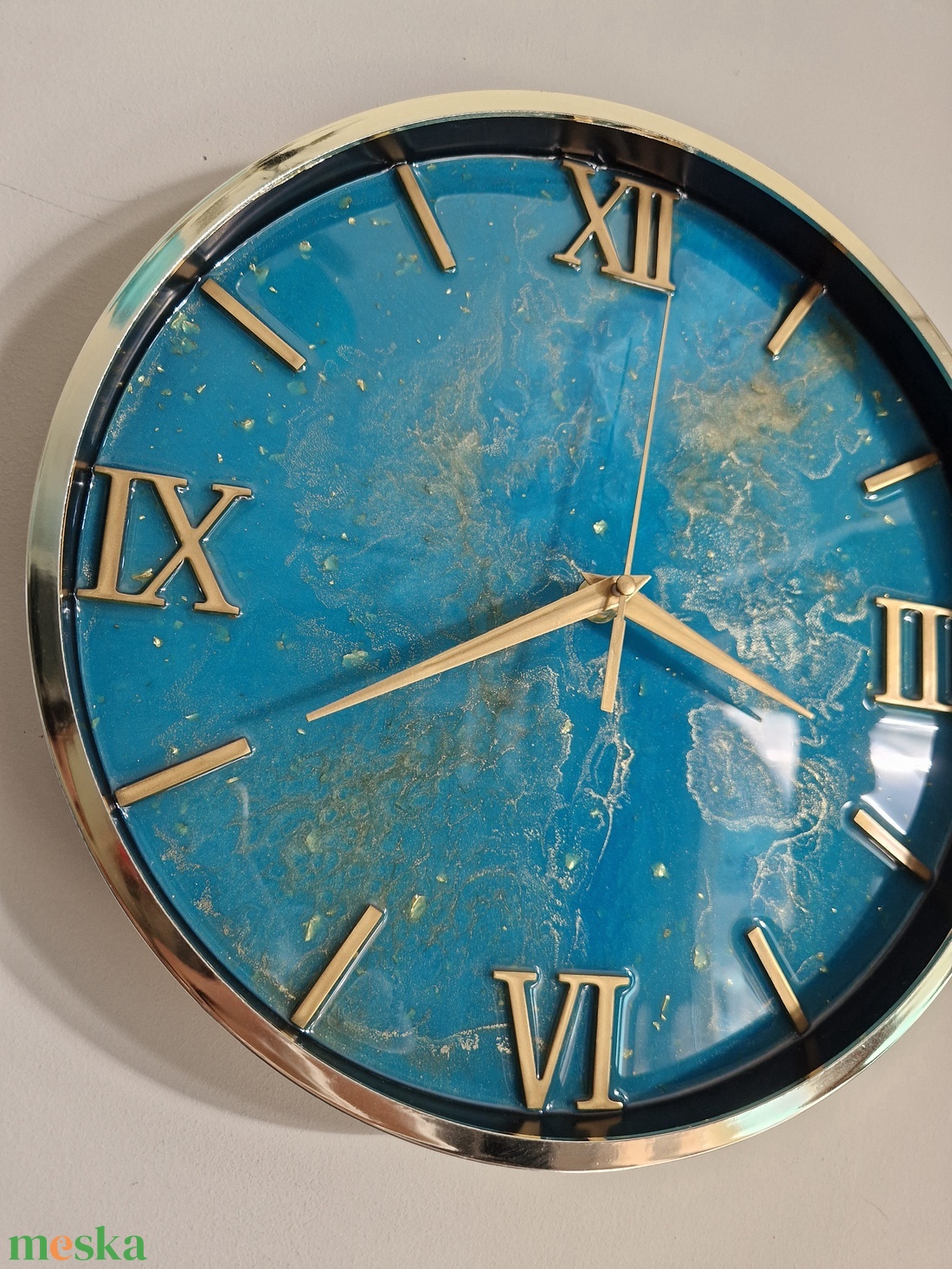 Epoxy óra arany kerettel 30cm - otthon & életmód - dekoráció - fali és függő dekoráció - falióra & óra - Meska.hu