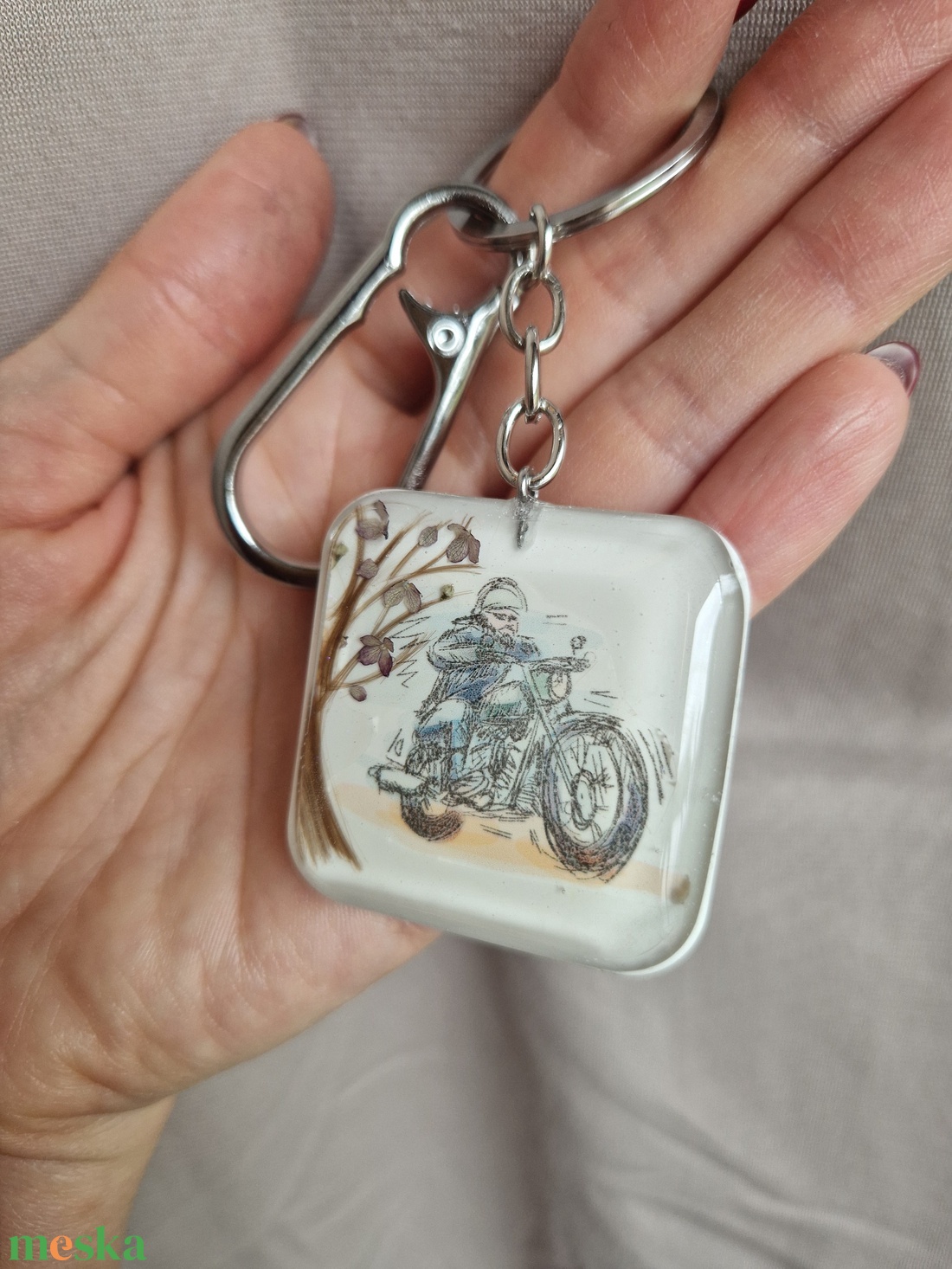 Hajtincses emlékőrző motoros kulcstartó személyreszabható - ékszer - ékszerszett - Meska.hu Hajtincses emlékőrző motoros kulcstartó személyreszabható - ékszer - ékszerszett - Meska.hu