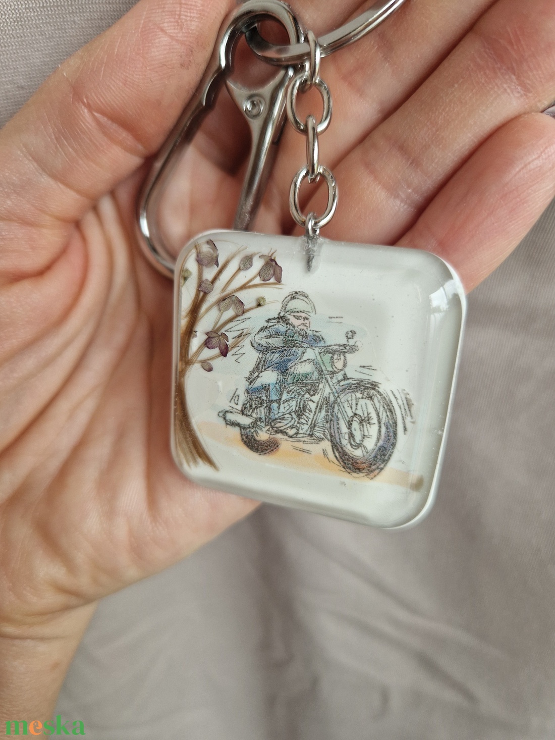 Hajtincses emlékőrző motoros kulcstartó személyreszabható - ékszer - ékszerszett - Meska.hu Hajtincses emlékőrző motoros kulcstartó személyreszabható - ékszer - ékszerszett - Meska.hu