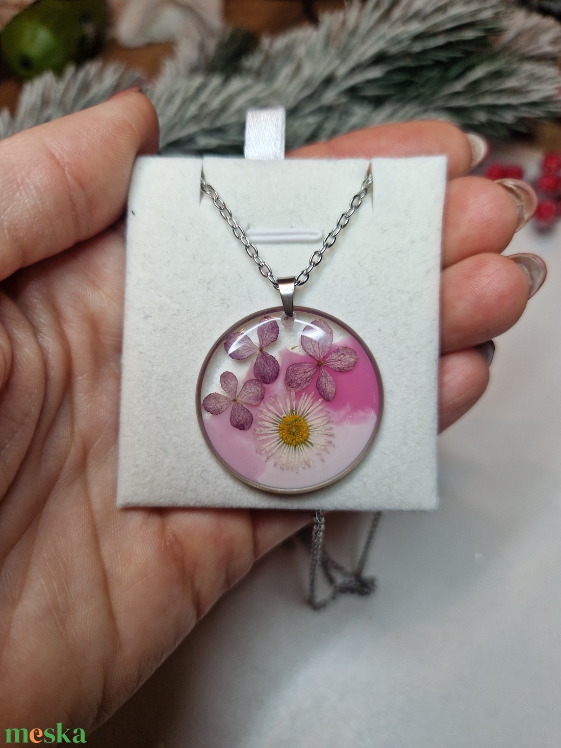 Nemesacél nyaklánc virágokkal - ékszer - nyaklánc - medálos nyaklánc - Meska.hu