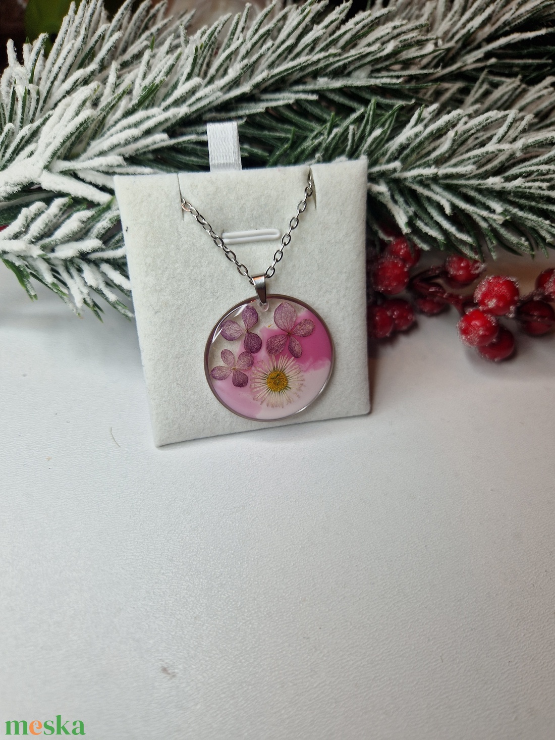 Nemesacél nyaklánc virágokkal - ékszer - nyaklánc - medálos nyaklánc - Meska.hu