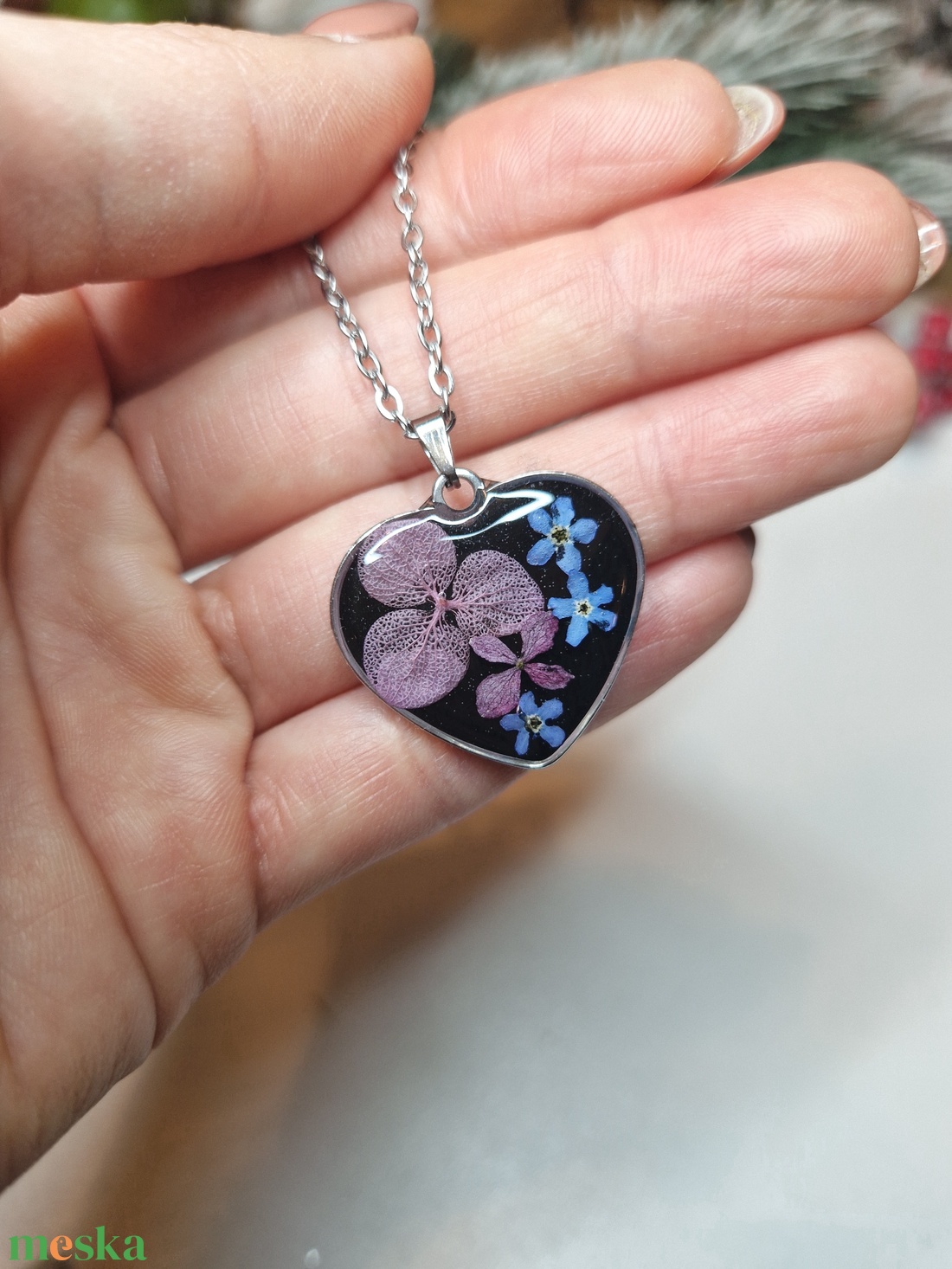 Nemesacél nyaklánc virágokkal +ajándék jesmonite szív tál - ékszer - nyaklánc - medálos nyaklánc - Meska.hu