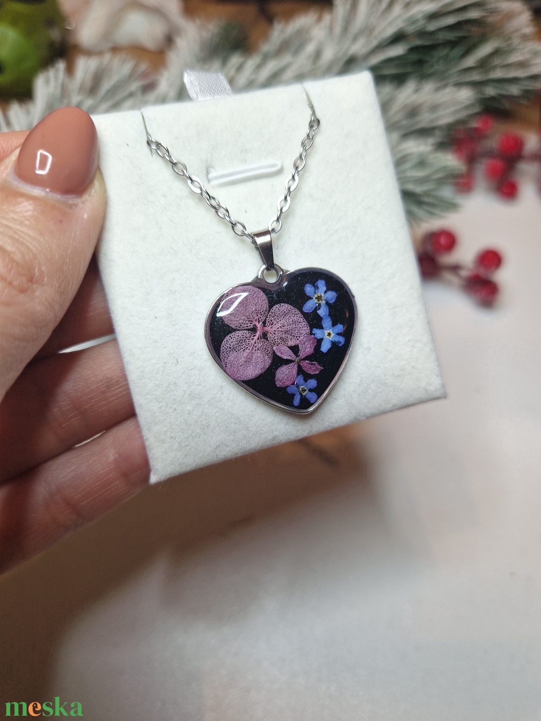 Nemesacél nyaklánc virágokkal +ajándék jesmonite szív tál - ékszer - nyaklánc - medálos nyaklánc - Meska.hu