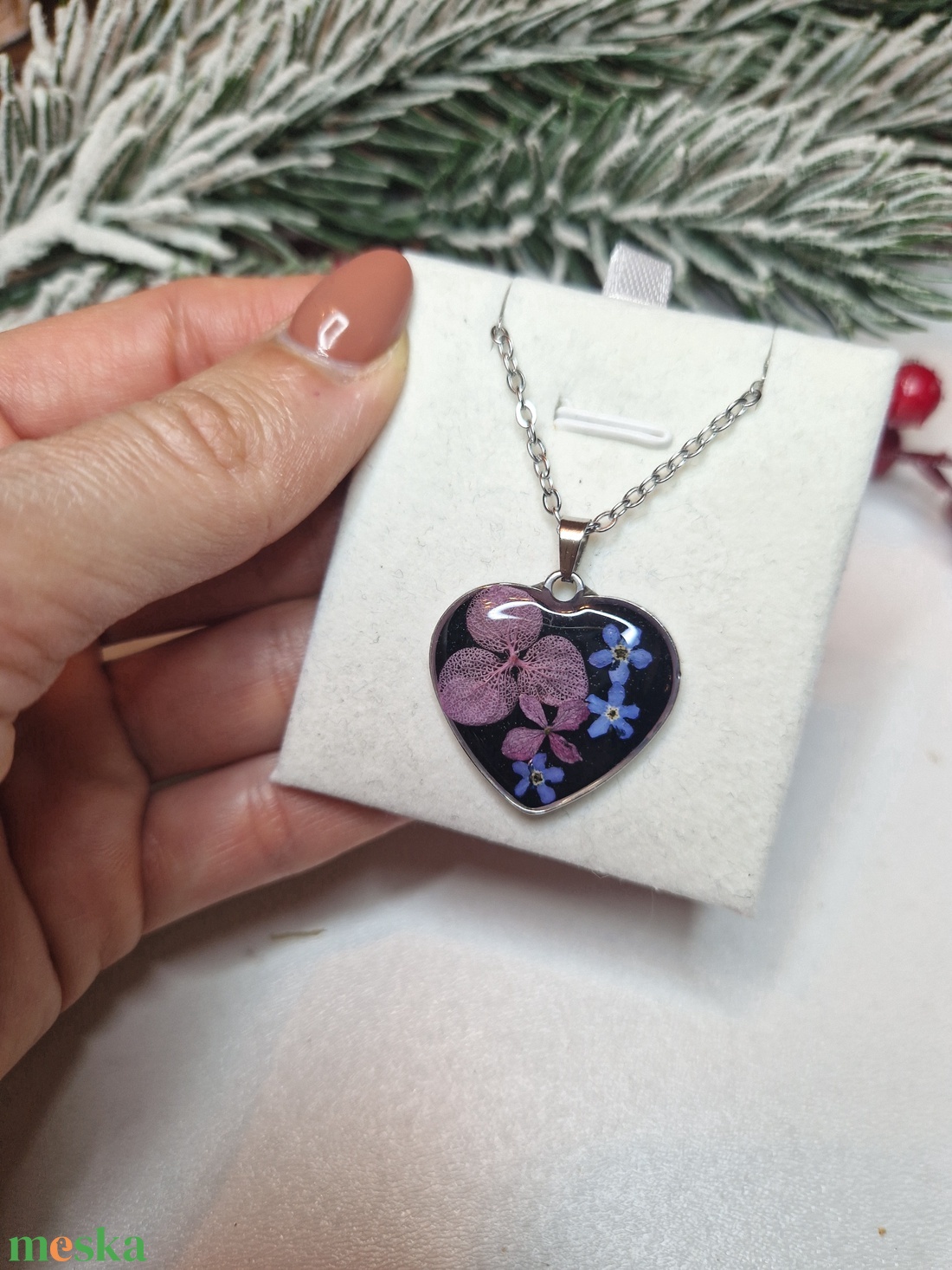 Nemesacél nyaklánc virágokkal +ajándék jesmonite szív tál - ékszer - nyaklánc - medálos nyaklánc - Meska.hu
