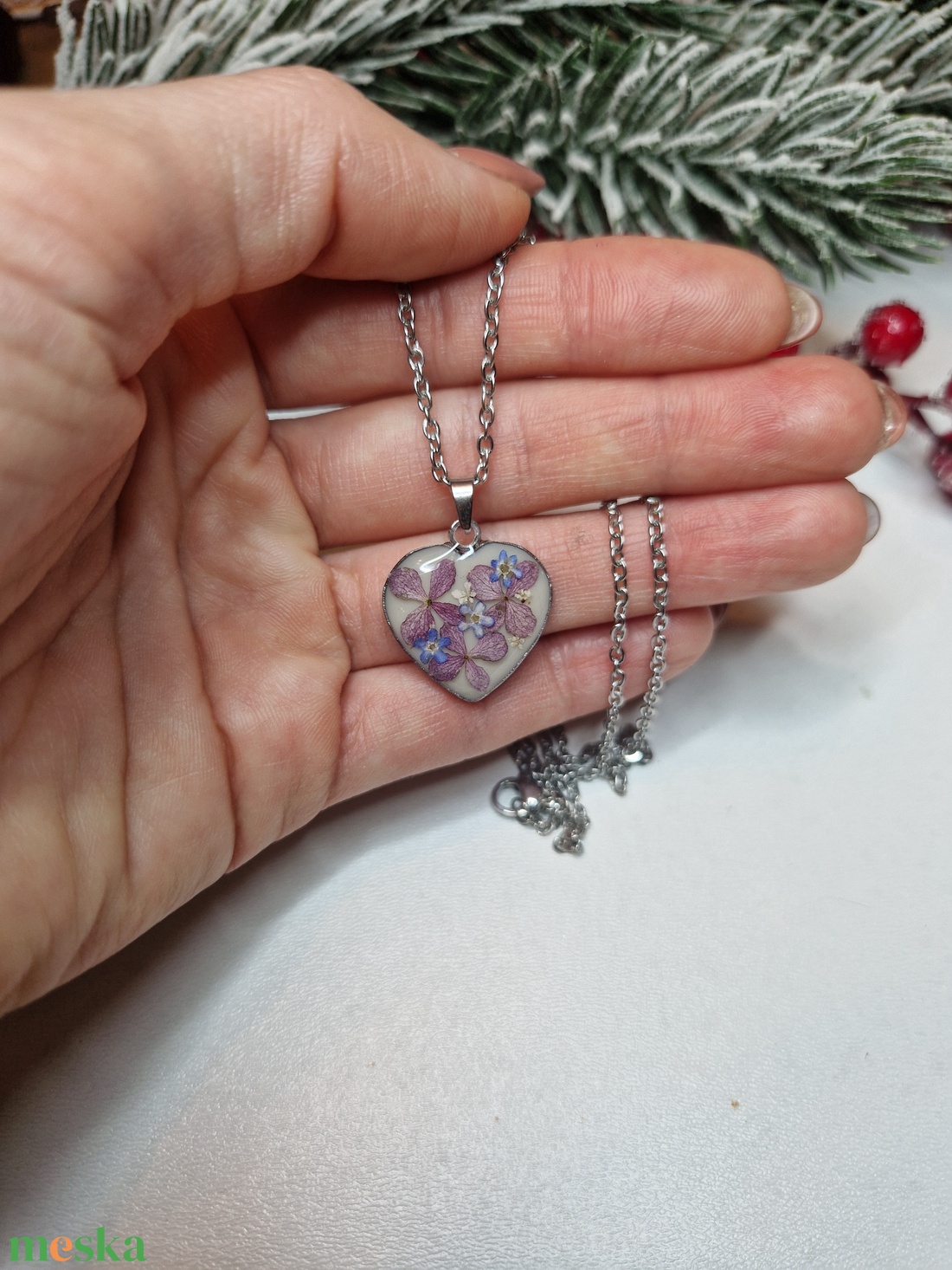 Nemesacél nyaklánc virágokkal - ékszer - nyaklánc - medálos nyaklánc - Meska.hu