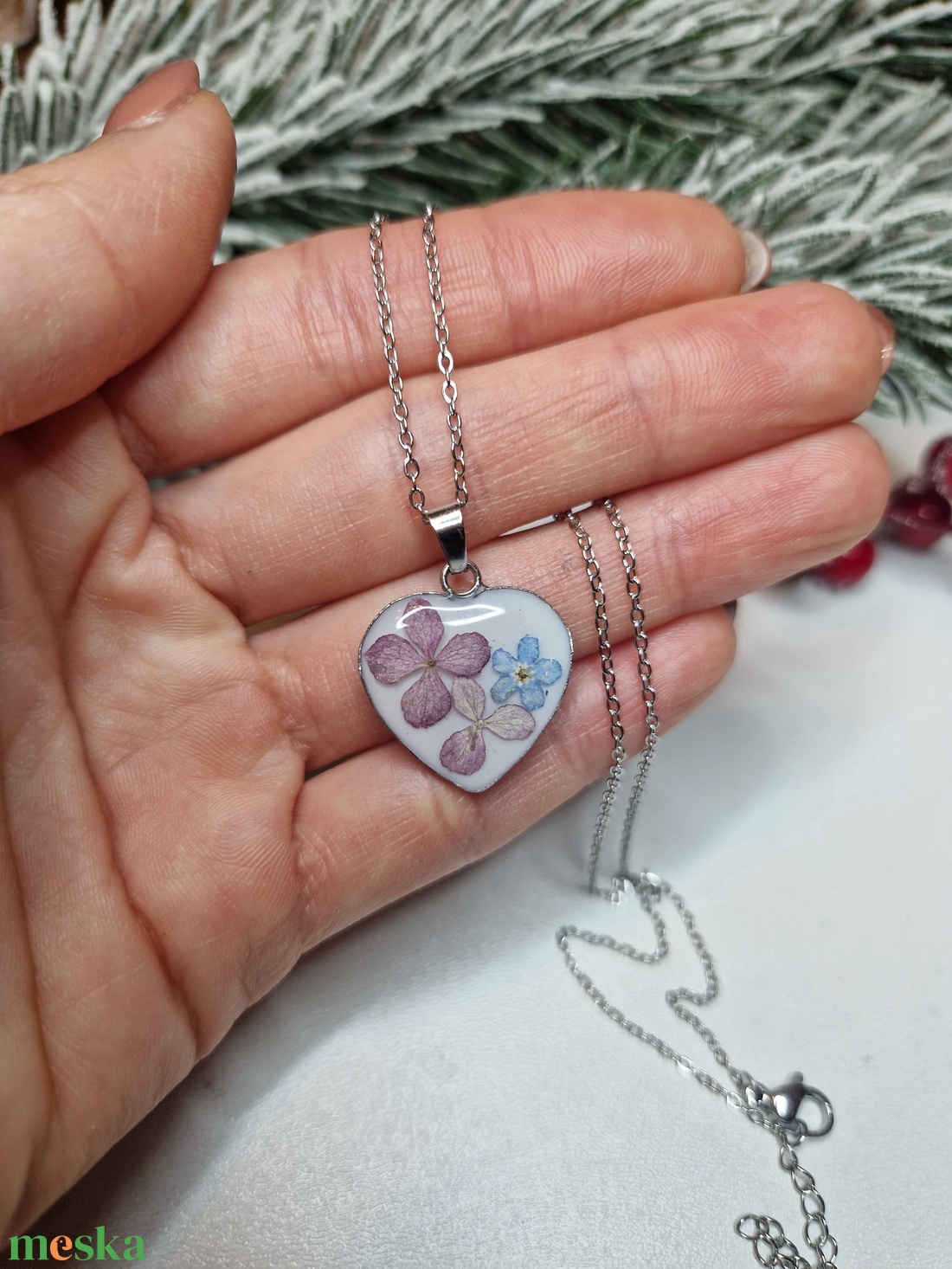 Nemesacél nyaklánc virágokkal - ékszer - nyaklánc - medálos nyaklánc - Meska.hu