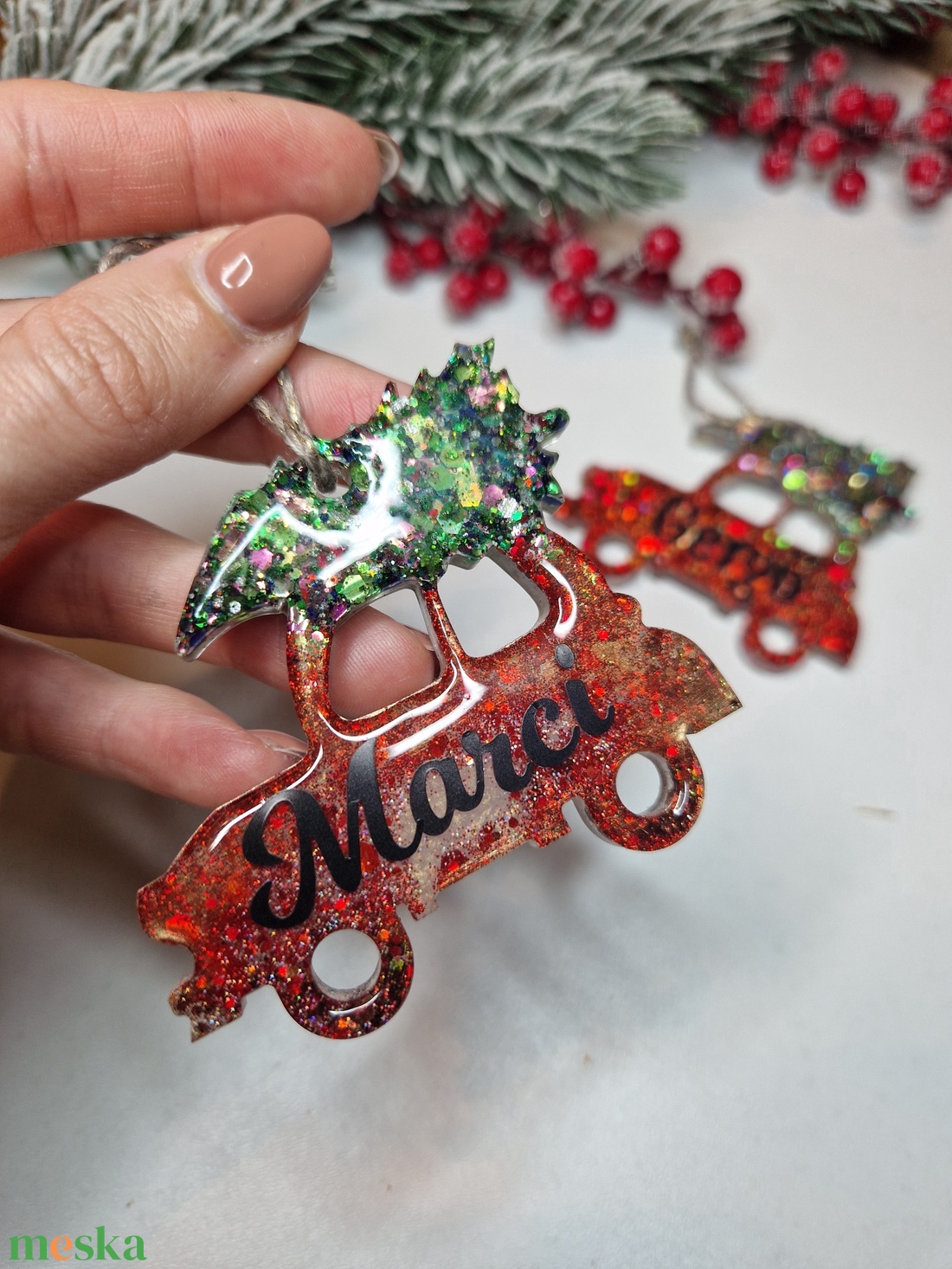 2db autós karácsonyfadísz piros-zöld - karácsony - karácsonyi lakásdekoráció - karácsonyfadíszek - Meska.hu