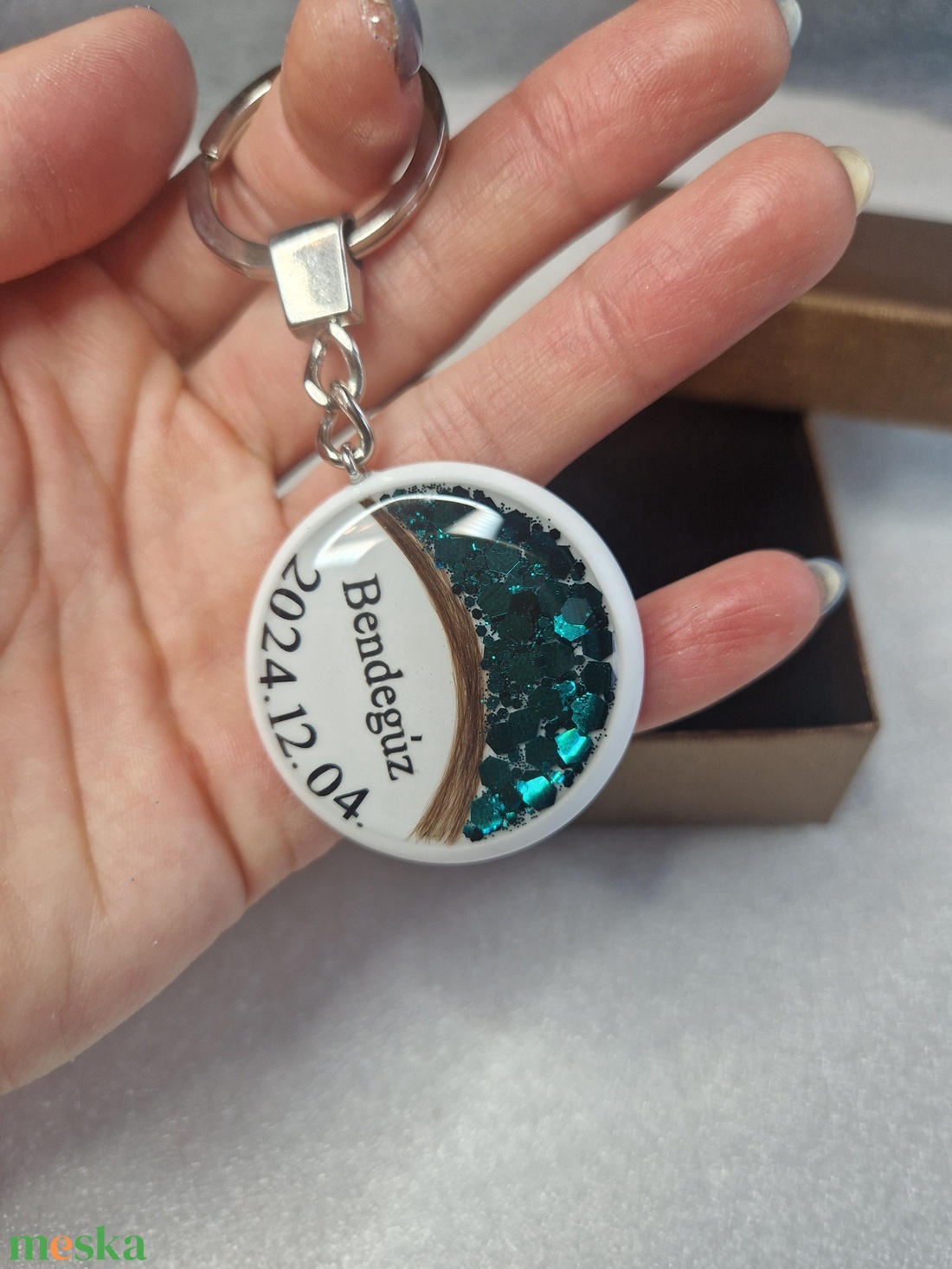 Hajtincses emlékőrző kulcstartó  - ékszer - ékszerszett - Meska.hu