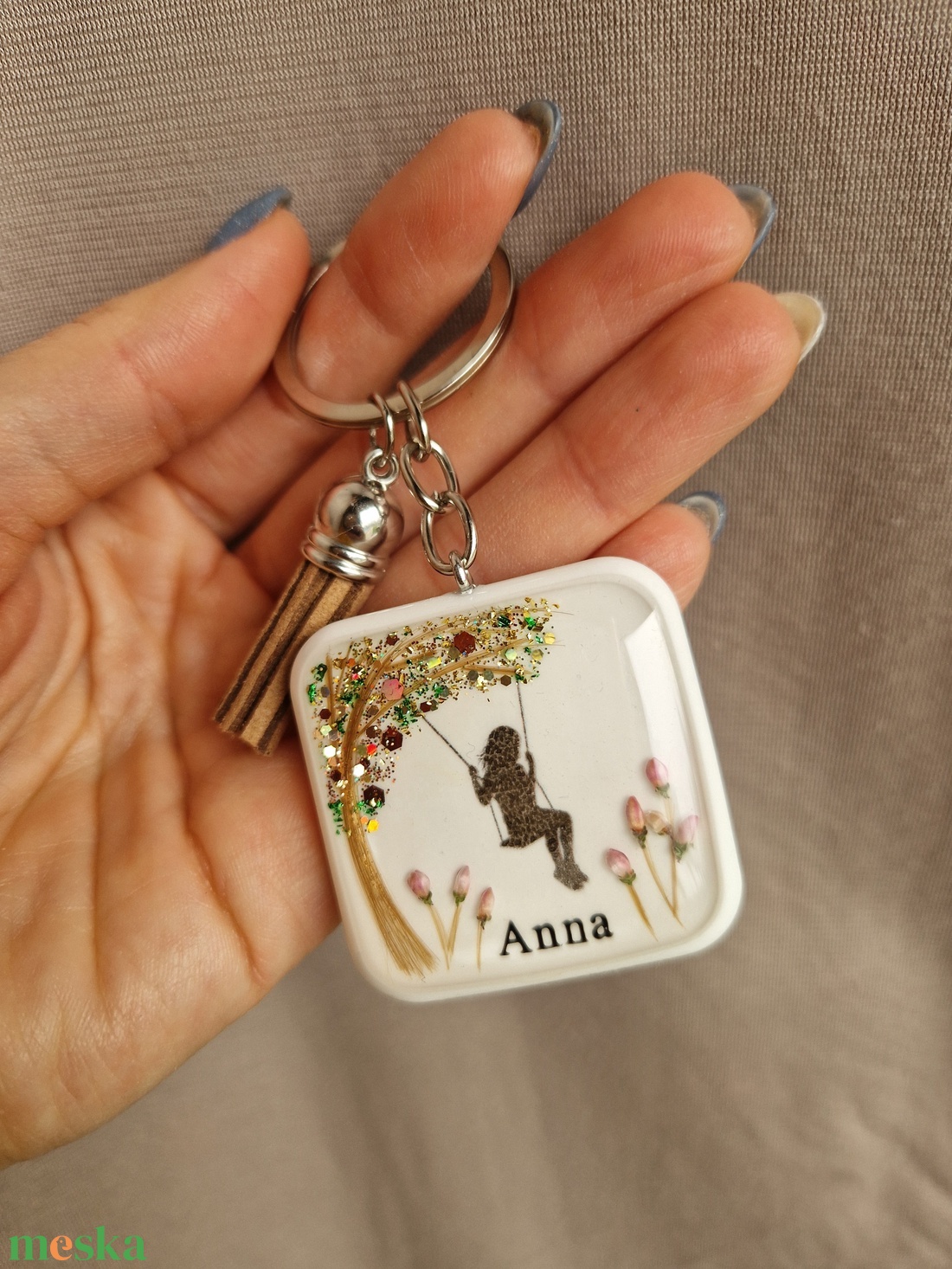 Hajtincses emlékőrző hintás kulcstartó - ékszer - ékszerszett - Meska.hu