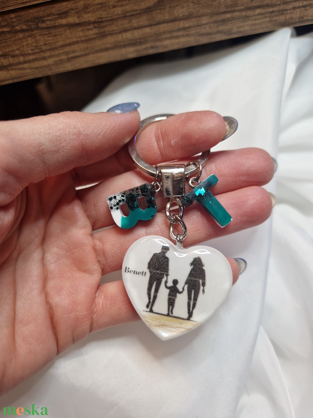 Hajtincses emlékőrző család kulcstartó  - ékszer - ékszerszett - Meska.hu