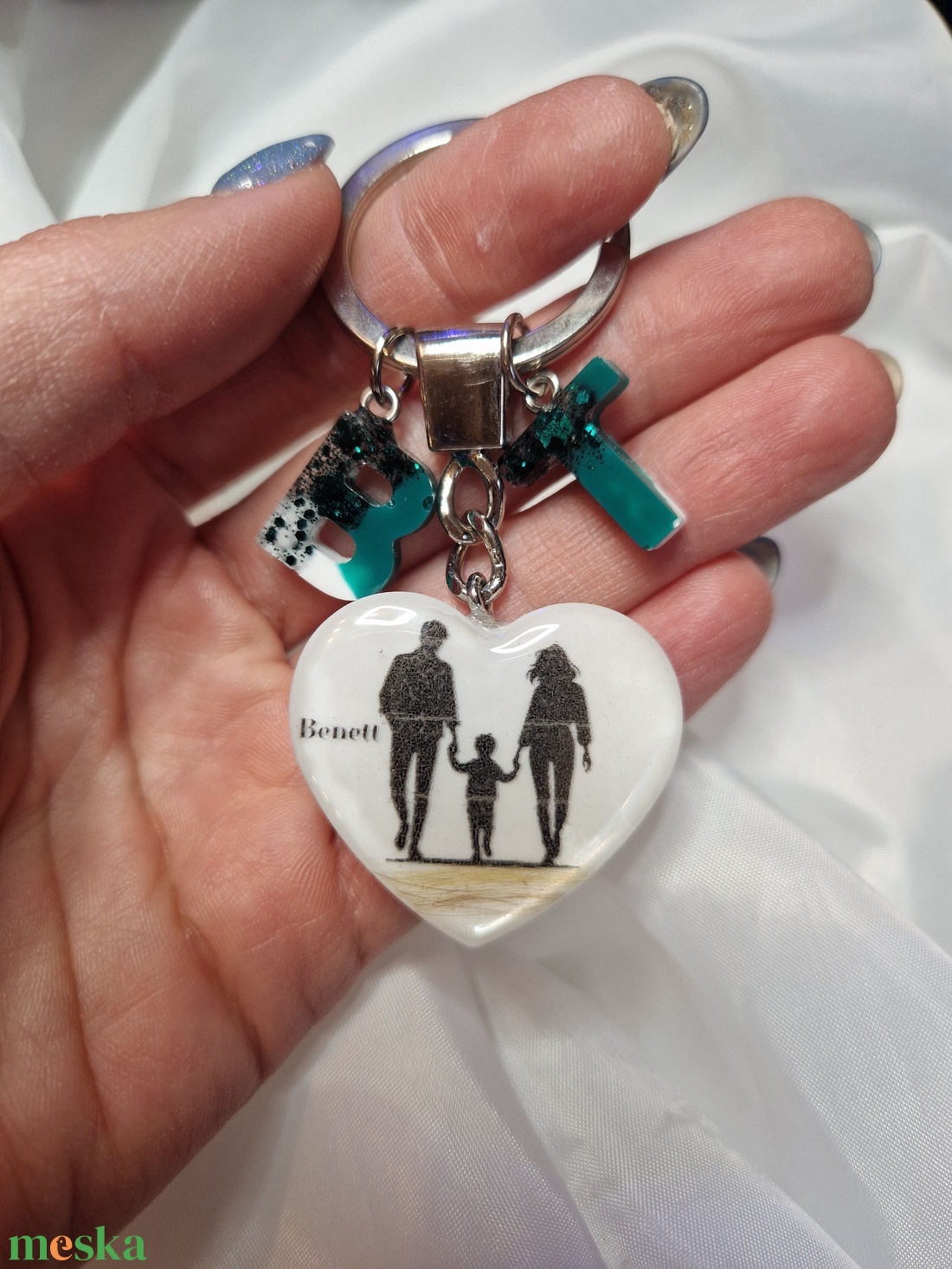 Hajtincses emlékőrző család kulcstartó  - ékszer - ékszerszett - Meska.hu