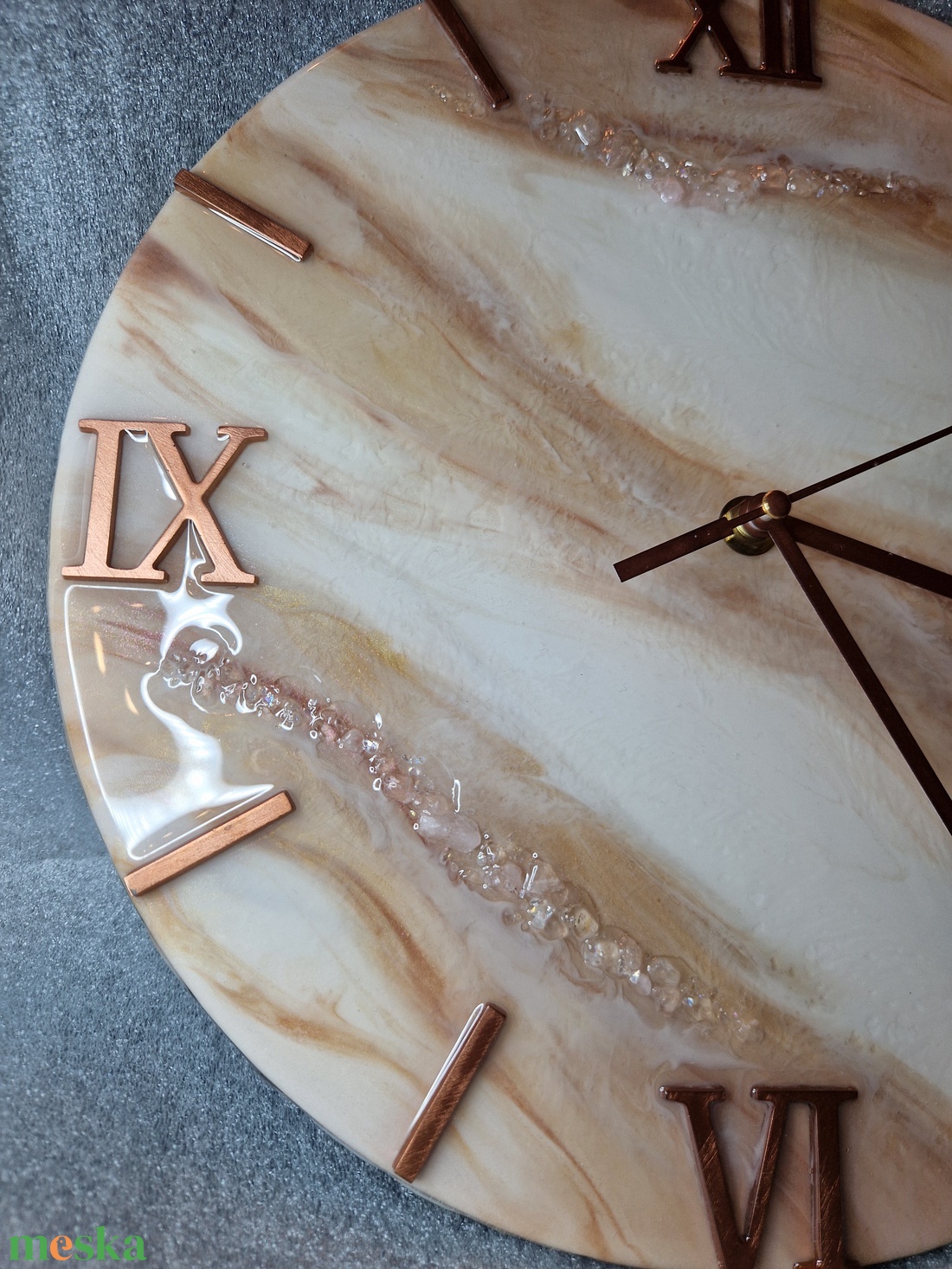 Rose gold epoxy óra ásványokkal - otthon & életmód - dekoráció - fali és függő dekoráció - falióra & óra - Meska.hu