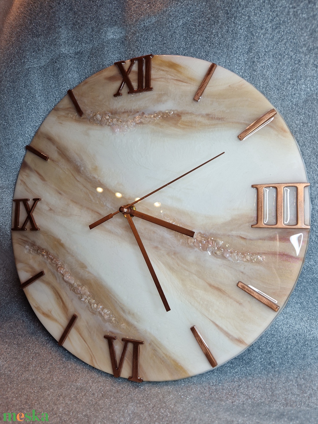 Rose gold epoxy óra ásványokkal - otthon & életmód - dekoráció - fali és függő dekoráció - falióra & óra - Meska.hu