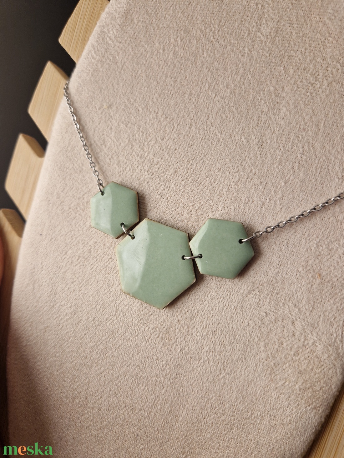 Pisztácia zöld ezüst hexa nyaklánc  - ékszer - nyaklánc - medál - Meska.hu