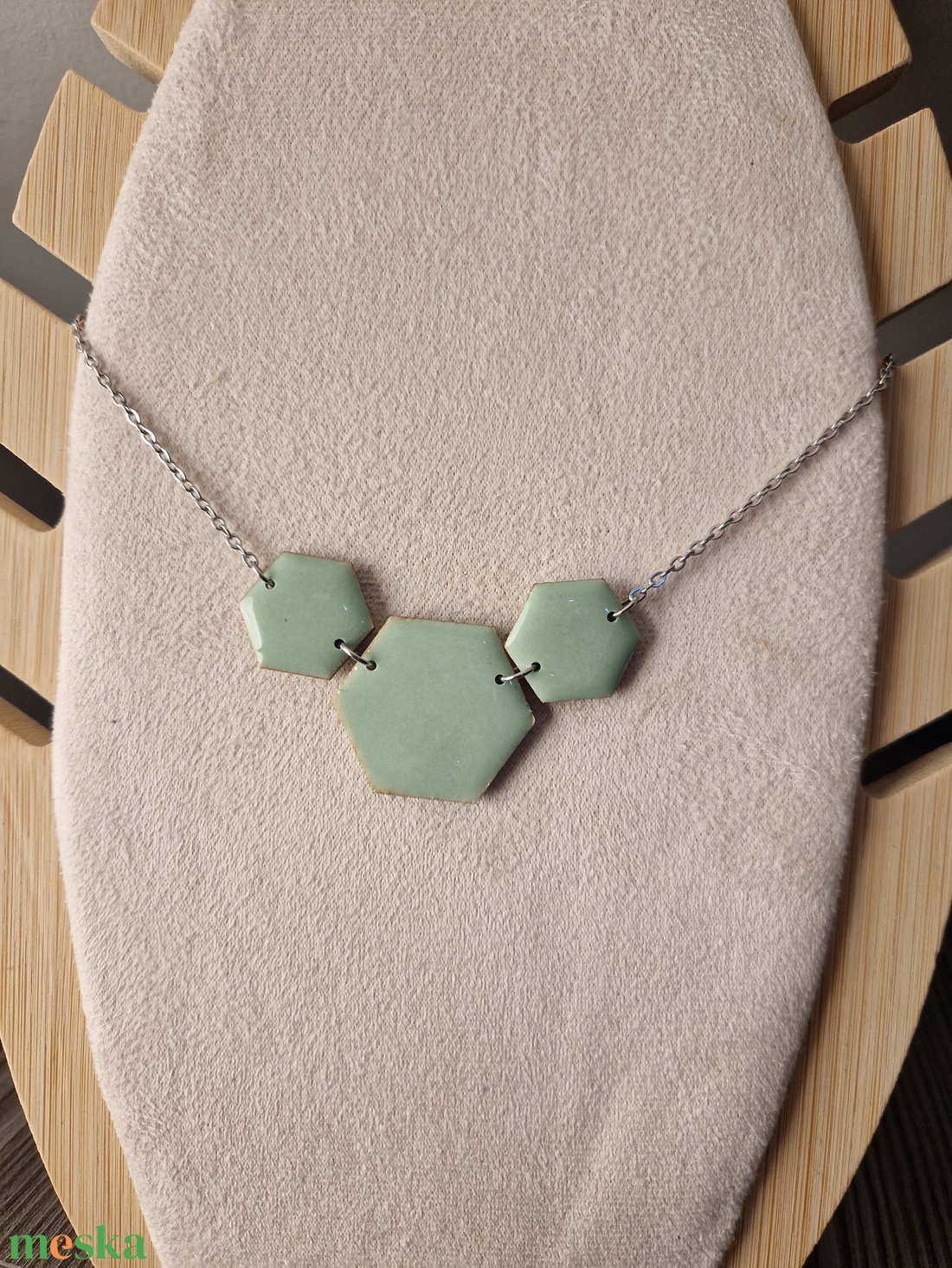 Pisztácia zöld ezüst hexa nyaklánc  - ékszer - nyaklánc - medál - Meska.hu
