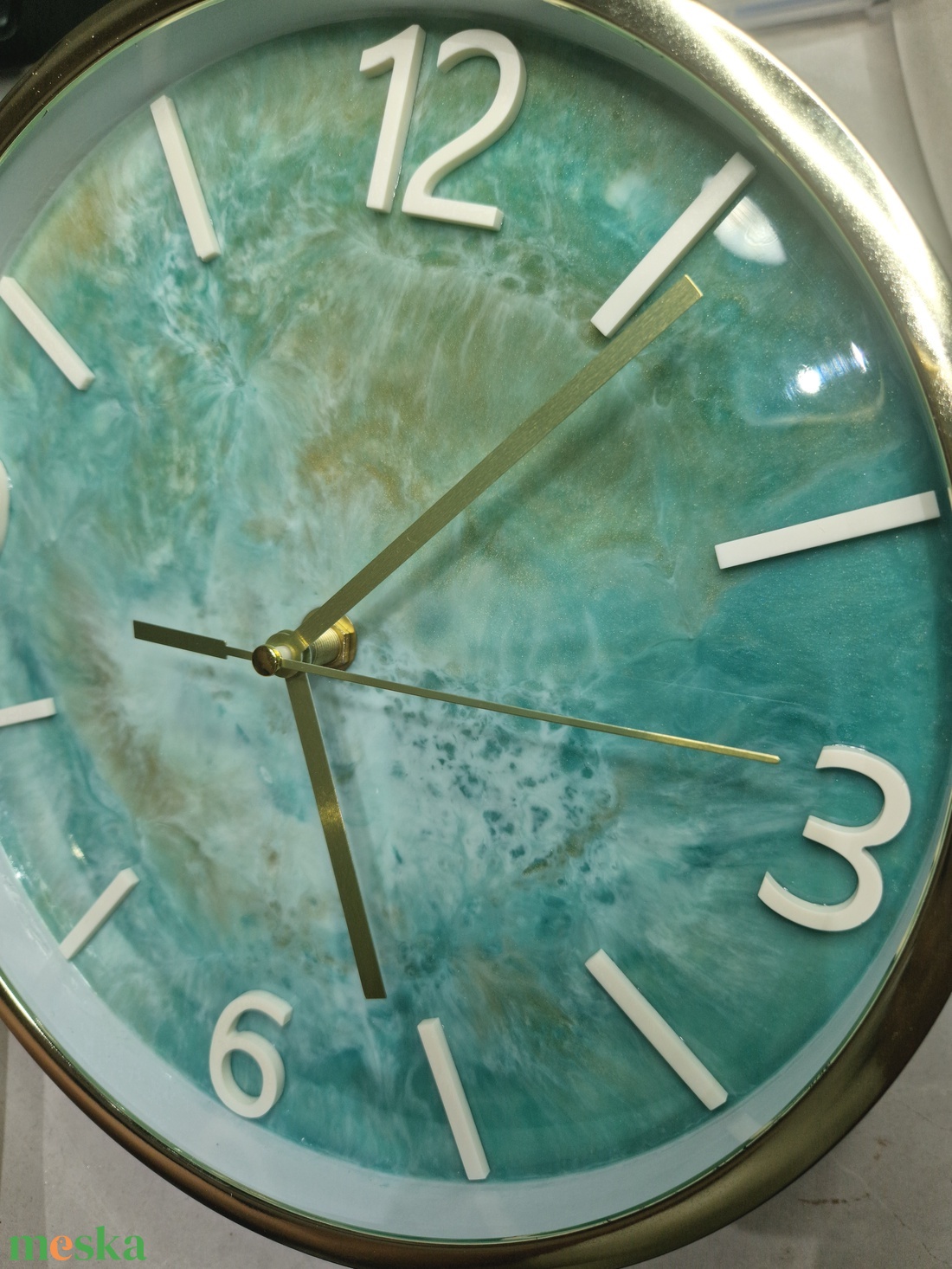 Epoxy óra arany kerettel 24cm - otthon & életmód - dekoráció - fali és függő dekoráció - falióra & óra - Meska.hu