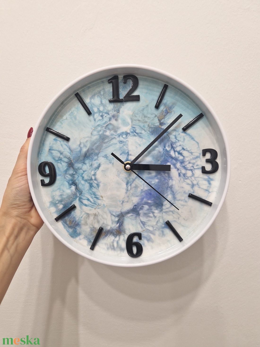 Jégtánc epoxy óra fehér kerettel 25cm átmérőjű  - otthon & életmód - dekoráció - fali és függő dekoráció - falióra & óra - Meska.hu
