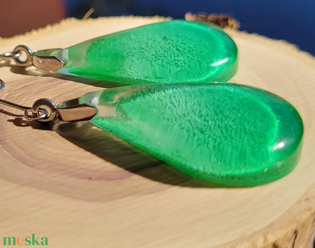 Epoxy fülbevaló - ékszer - fülbevaló - lógó fülbevaló - Meska.hu