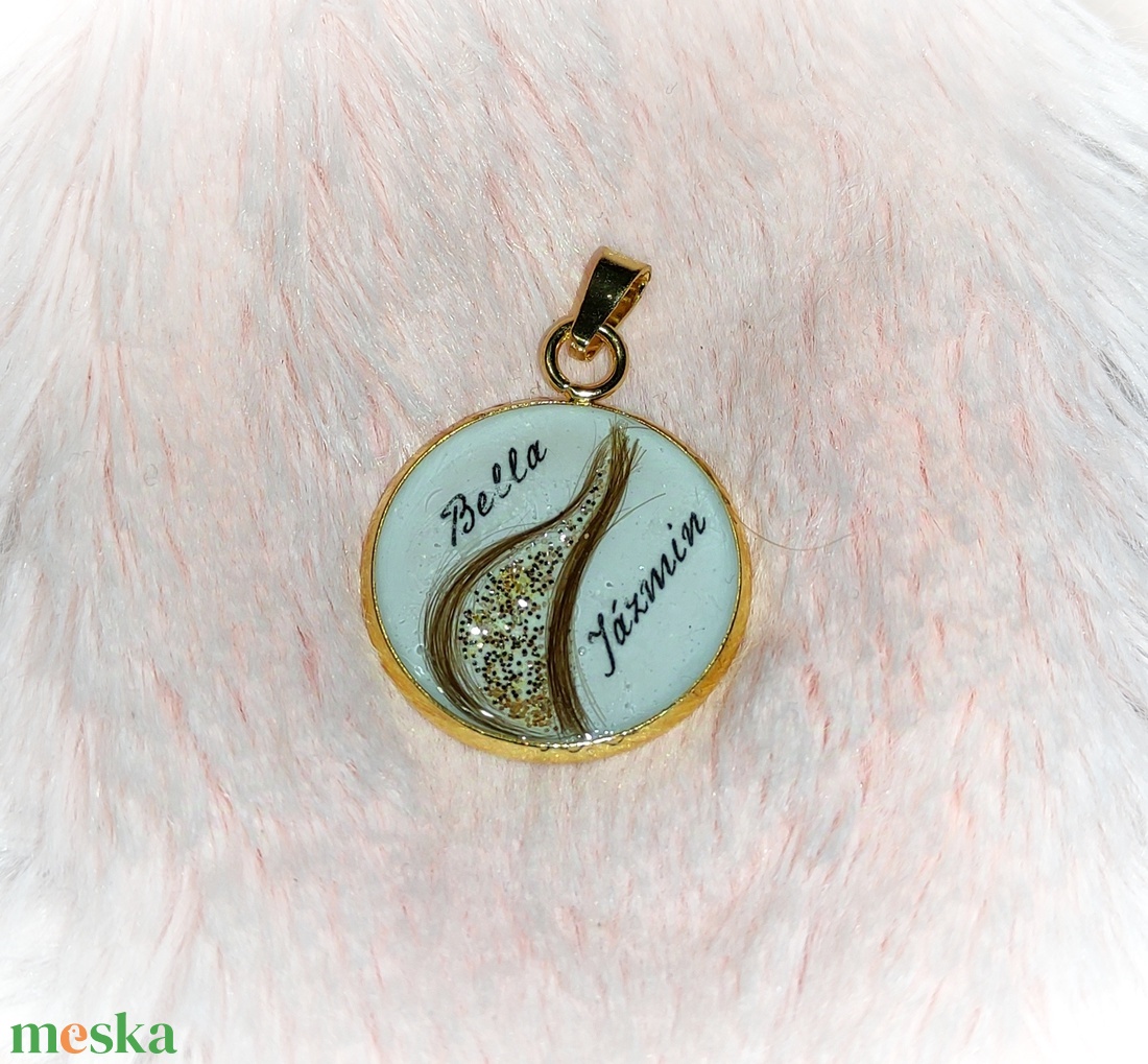 Babahajas epoxy medál - ékszer - nyaklánc - medál - Meska.hu Babahajas epoxy medál - ékszer - nyaklánc - medál - Meska.hu
