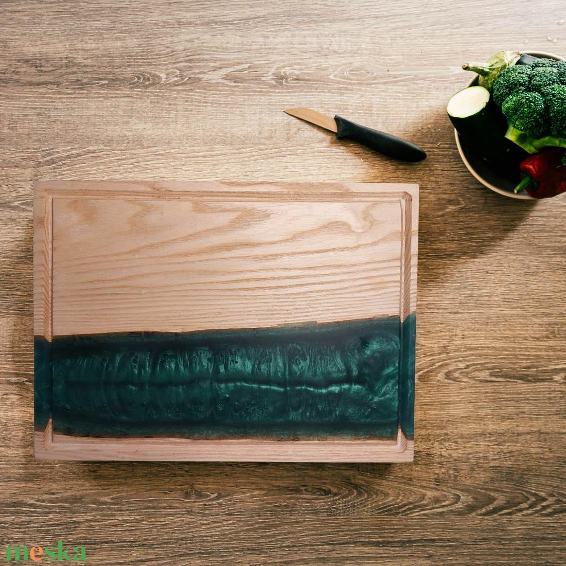 3 az 1-ben prémium kőrisfa vágódeszka, késtartó és tálaló egyben - zöld - otthon & életmód - konyhafelszerelés, tálalás - sütés, főzés - vágódeszka - Meska.hu 3 az 1-ben prémium kőrisfa vágódeszka, késtartó és tálaló egyben - zöld - otthon & életmód - konyhafelszerelés, tálalás - sütés, főzés - vágódeszka - Meska.hu