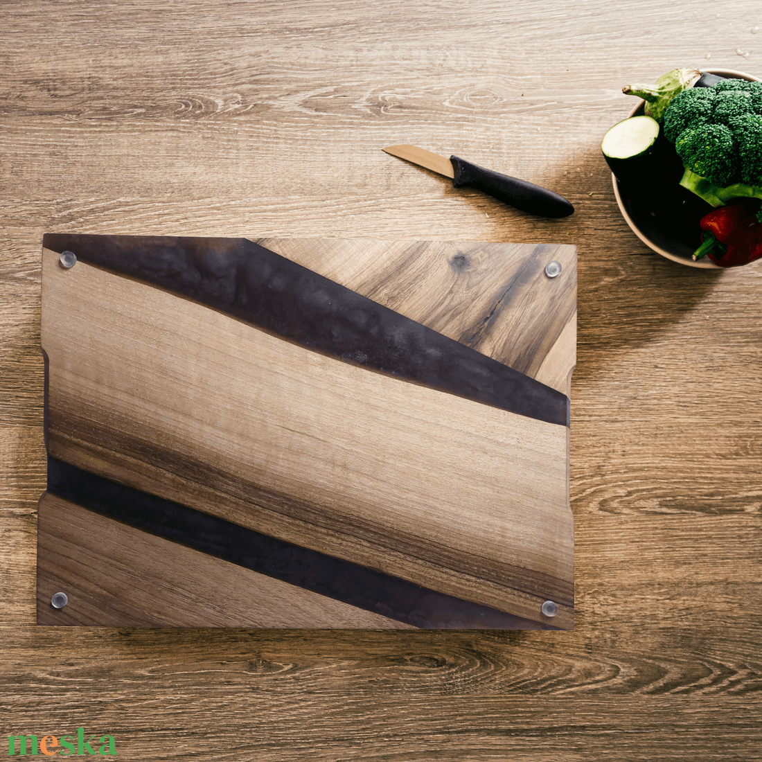 Prémium diófa Vágódeszka/kínáló tálca - Színváltós - otthon & életmód - konyhafelszerelés, tálalás - sütés, főzés - vágódeszka - Meska.hu Prémium diófa Vágódeszka/kínáló tálca - Színváltós - otthon & életmód - konyhafelszerelés, tálalás - sütés, főzés - vágódeszka - Meska.hu