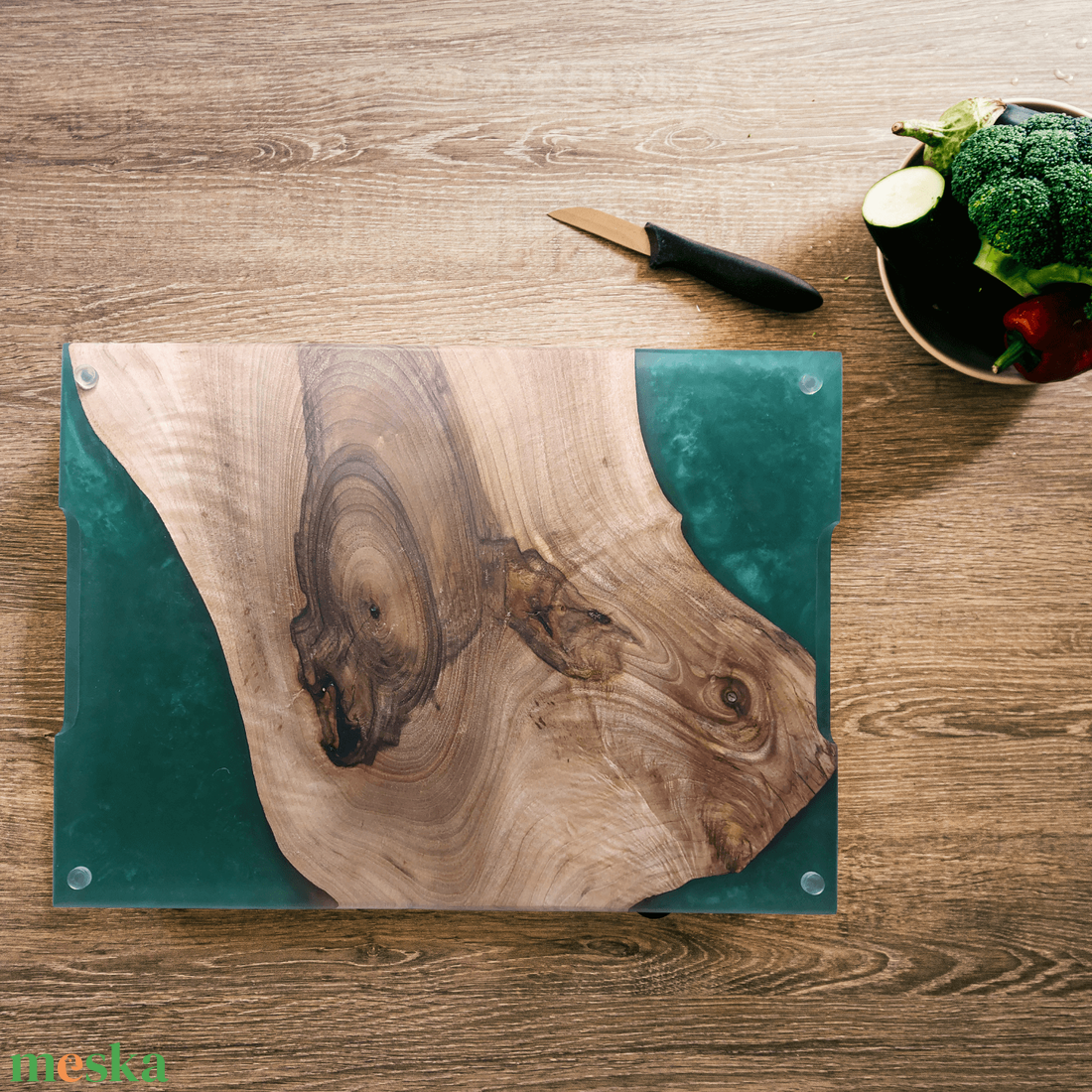 Prémium diófa Vágódeszka/kínáló tálca - zöld - otthon & életmód - konyhafelszerelés, tálalás - sütés, főzés - vágódeszka - Meska.hu Prémium diófa Vágódeszka/kínáló tálca - zöld - otthon & életmód - konyhafelszerelés, tálalás - sütés, főzés - vágódeszka - Meska.hu